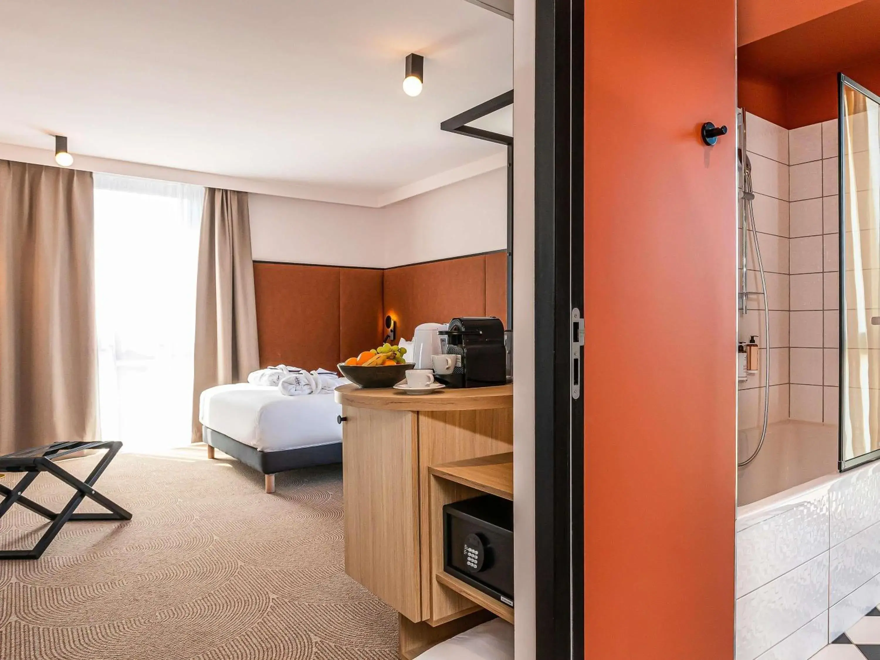 Bedroom, Bed in Mercure Dunkerque Centre Gare Bedroom, Bed in Mercure Dunkerque Centre Gare