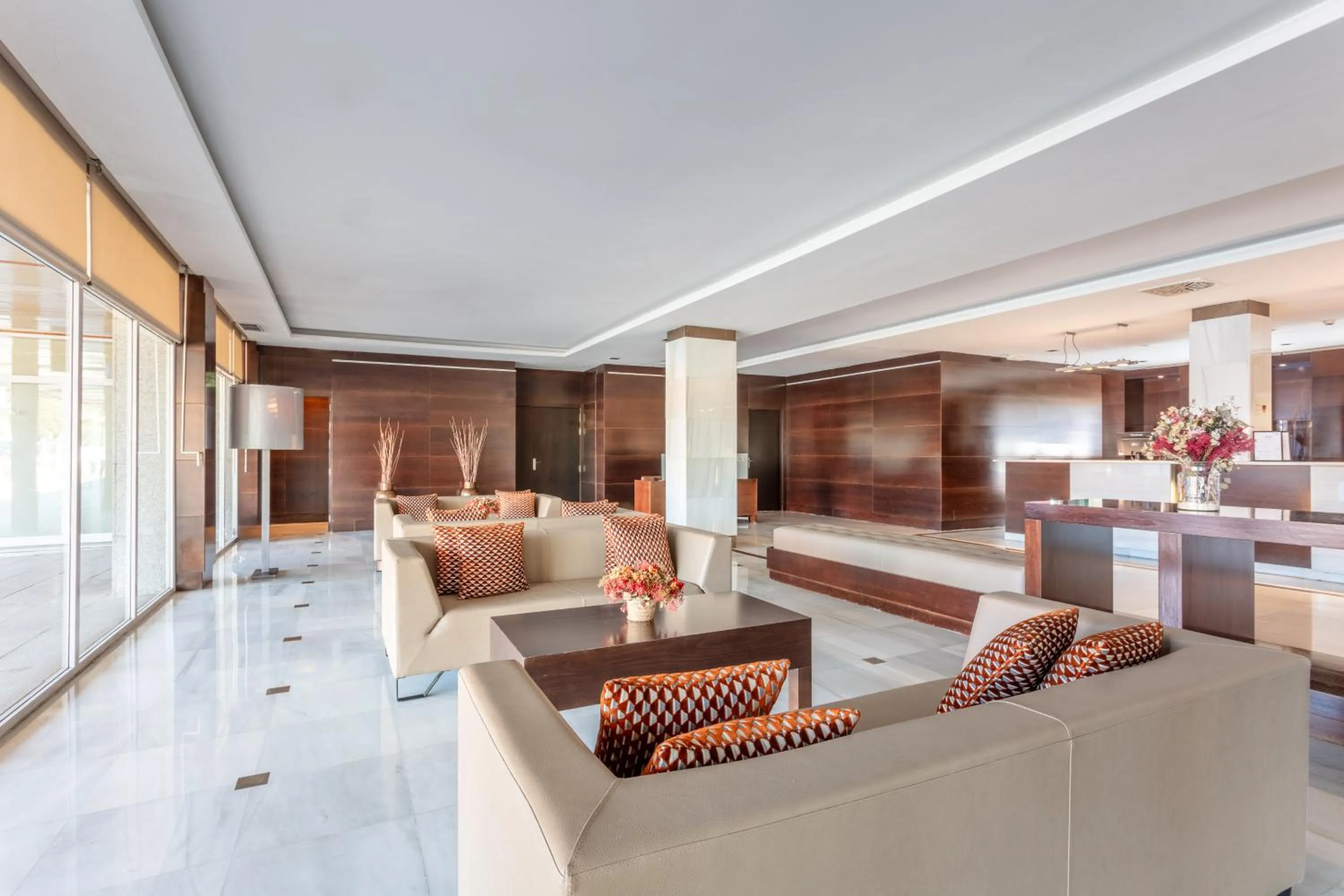 Lobby or reception in Eurostars Toledo