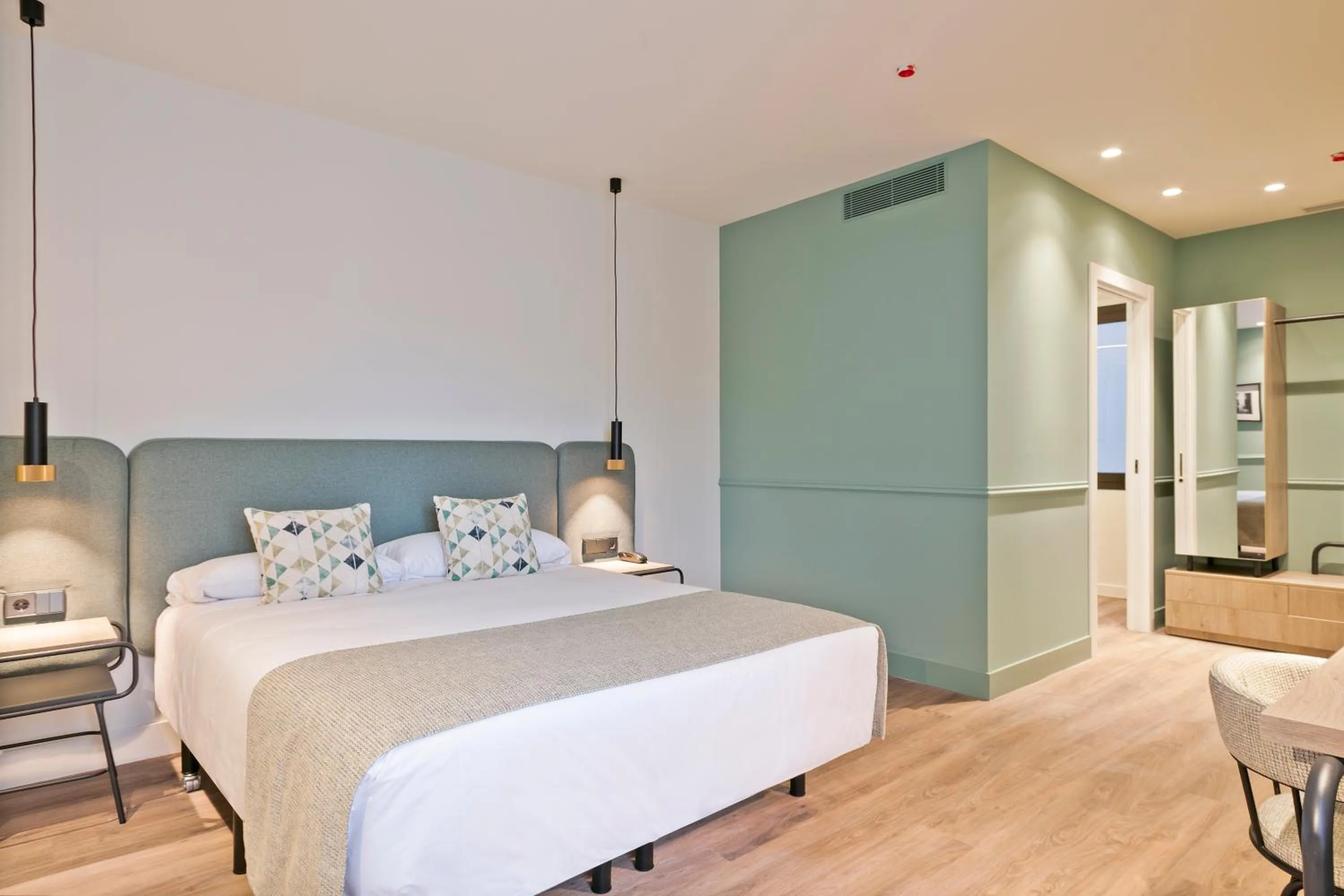 Bed in Hotel Via Augusta