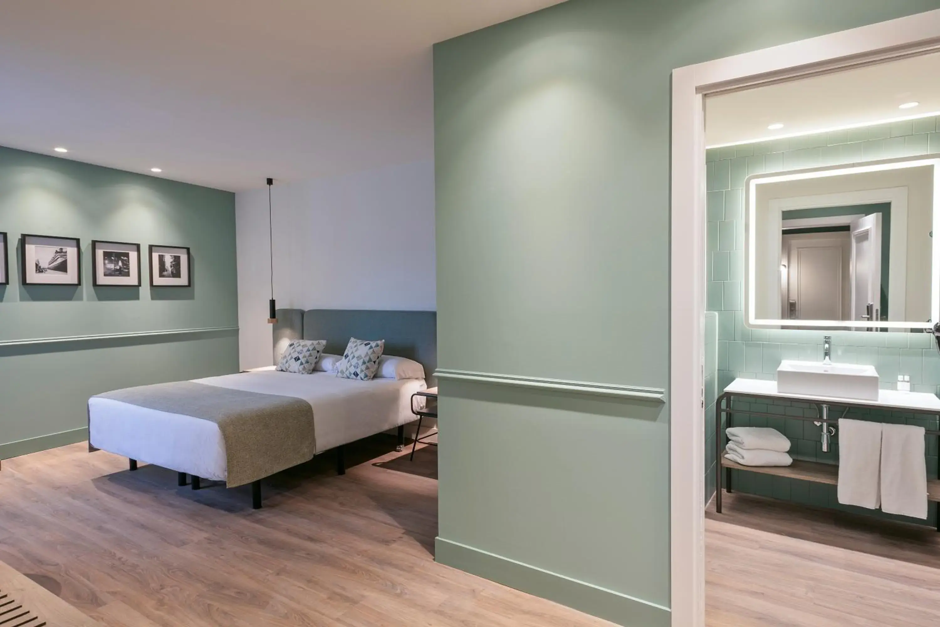 Bedroom, Bed in Hotel Via Augusta Bedroom, Bed in Hotel Via Augusta