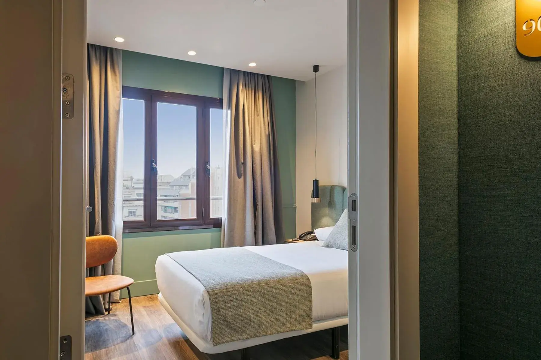 Bed in Hotel Via Augusta Bed in Hotel Via Augusta