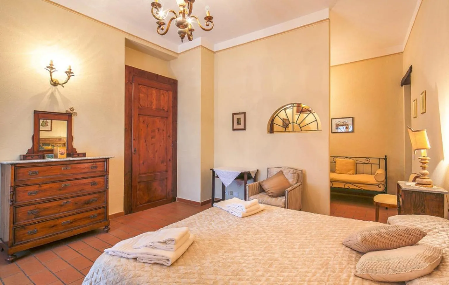 Bed in Casale il Gelso by VacaVilla