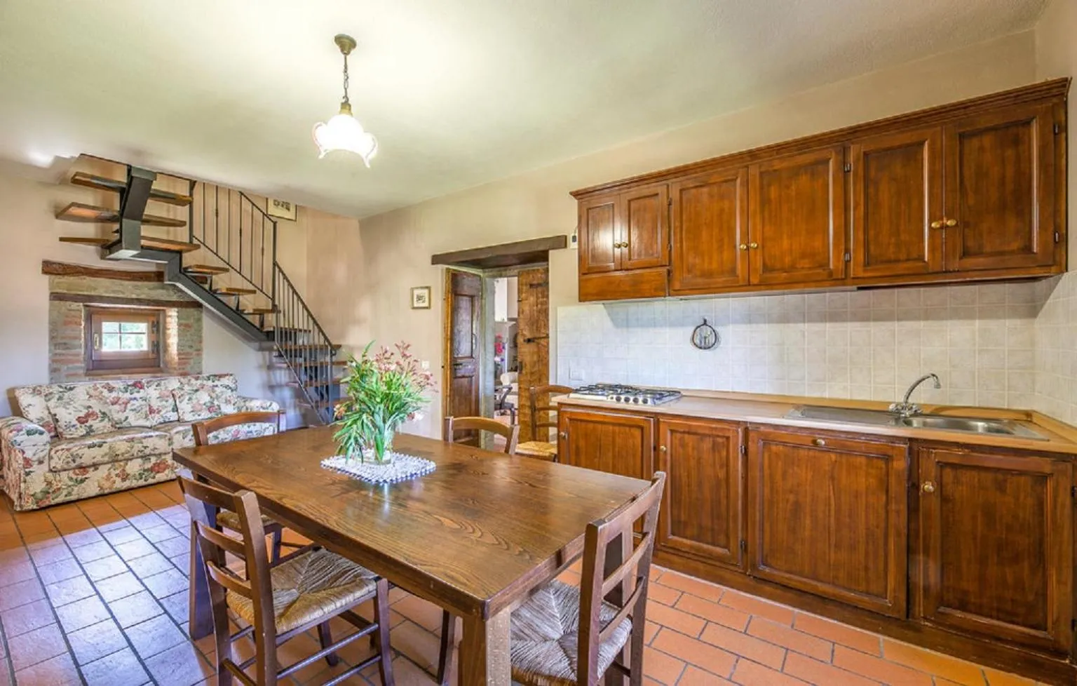 Kitchen or kitchenette in Casale il Gelso by VacaVilla