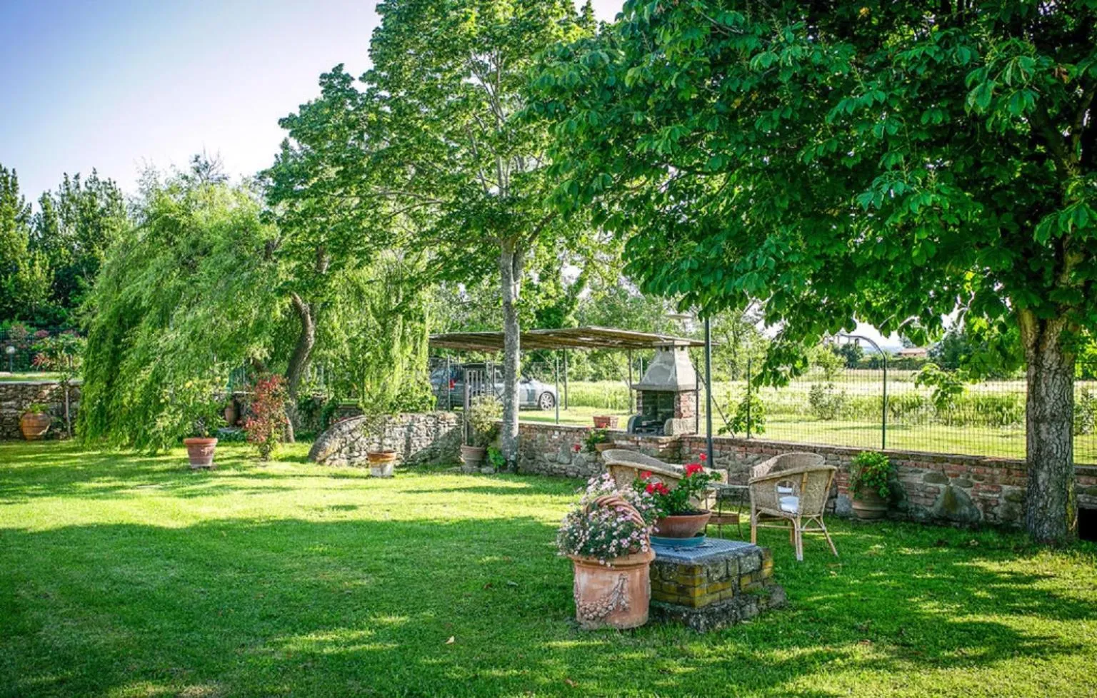 BBQ facilities in Casale il Gelso by VacaVilla
