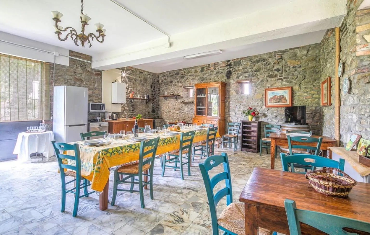 Kitchen or kitchenette in Casale il Gelso by VacaVilla