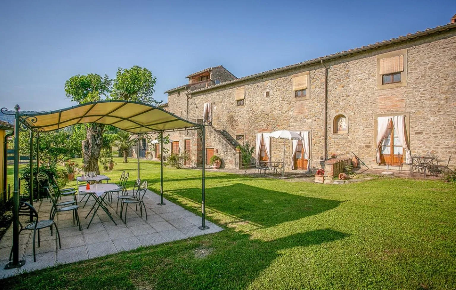Property building in Casale il Gelso by VacaVilla