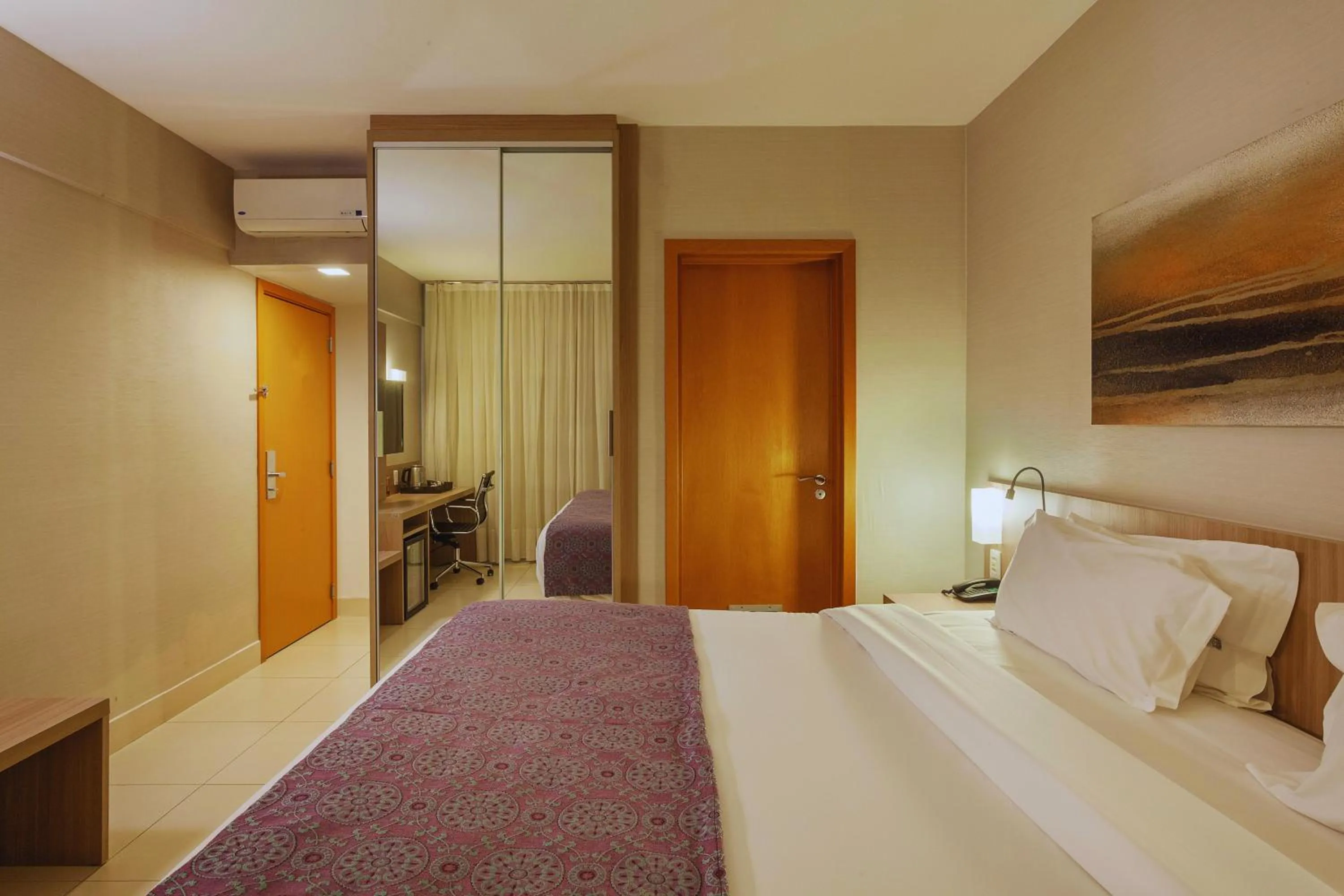 Bed in Quality Hotel Pampulha & Convention Center