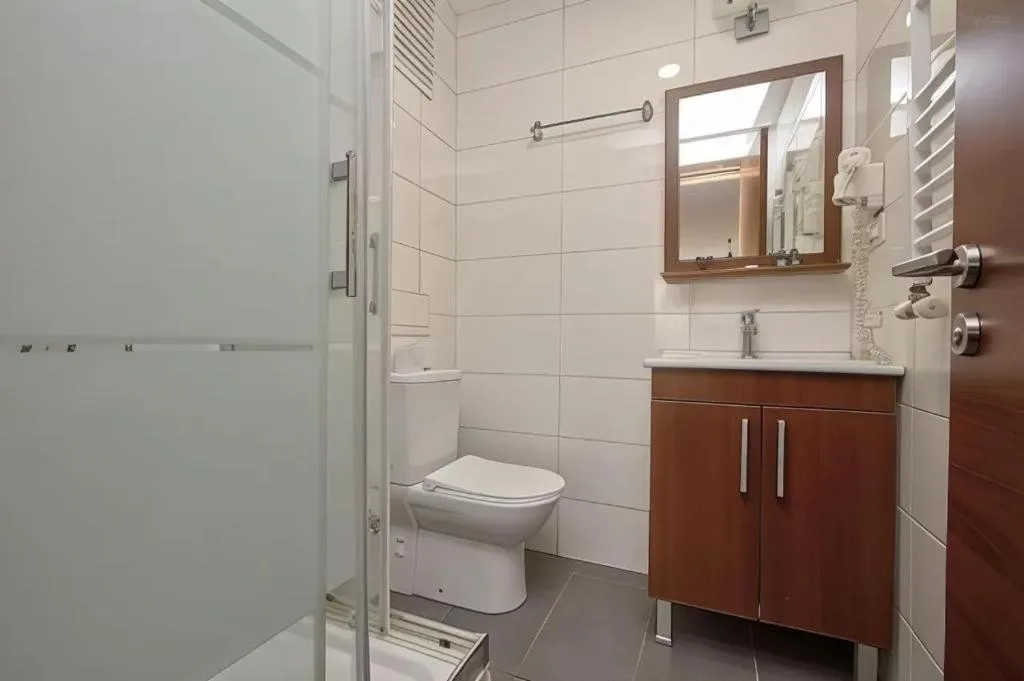 Toilet in Wide Suites Taksim