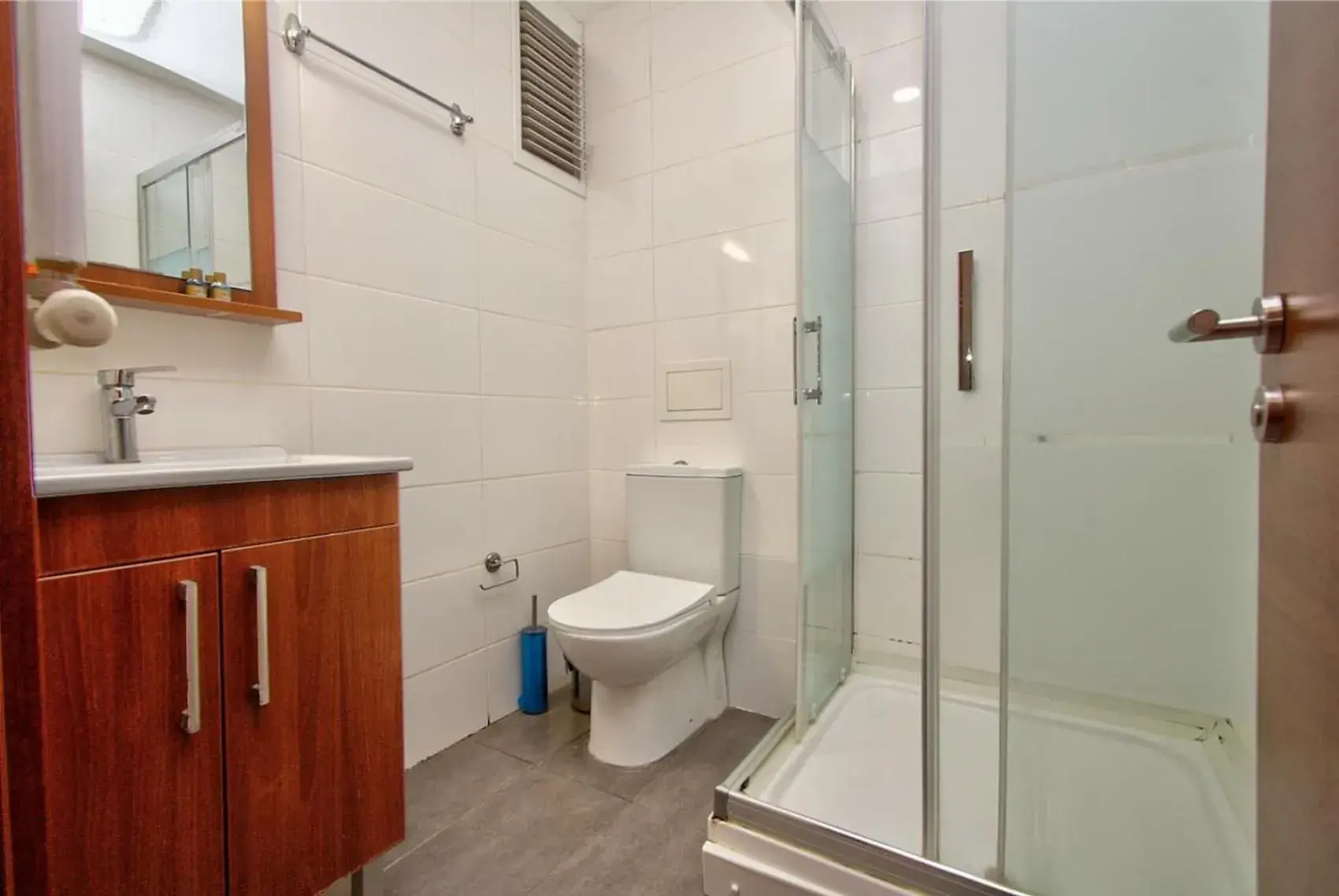 Toilet in Wide Suites Taksim Toilet in Wide Suites Taksim