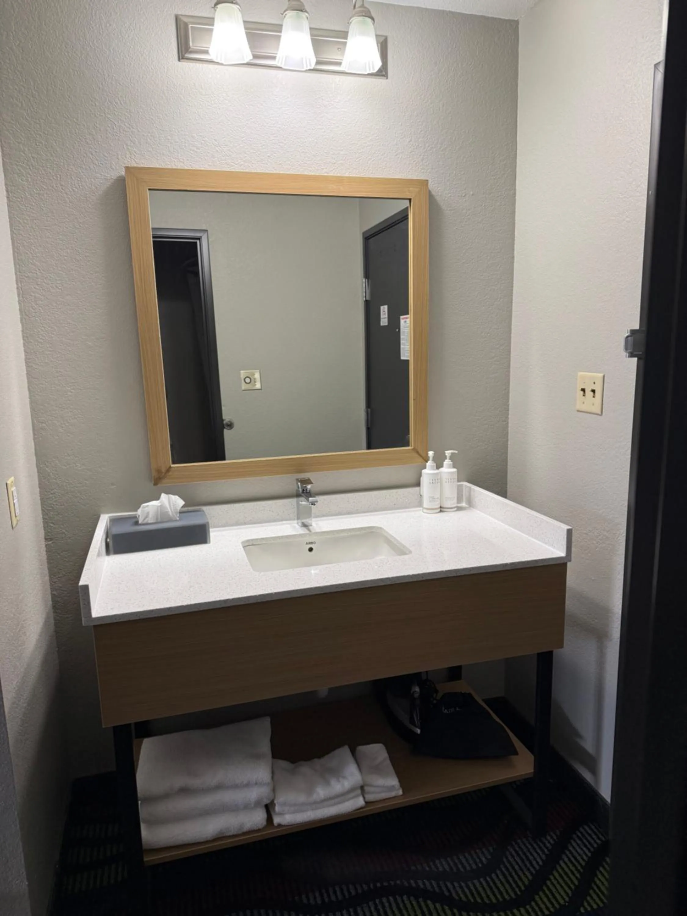 Bathroom in Super 8 by Wyndham Farmington