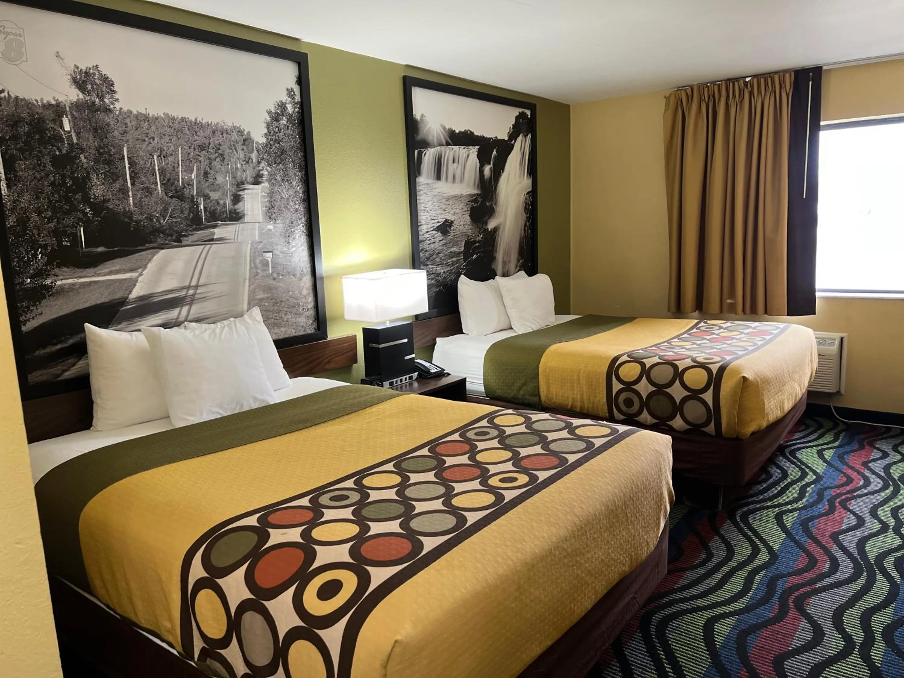 Bed in Super 8 by Wyndham Farmington