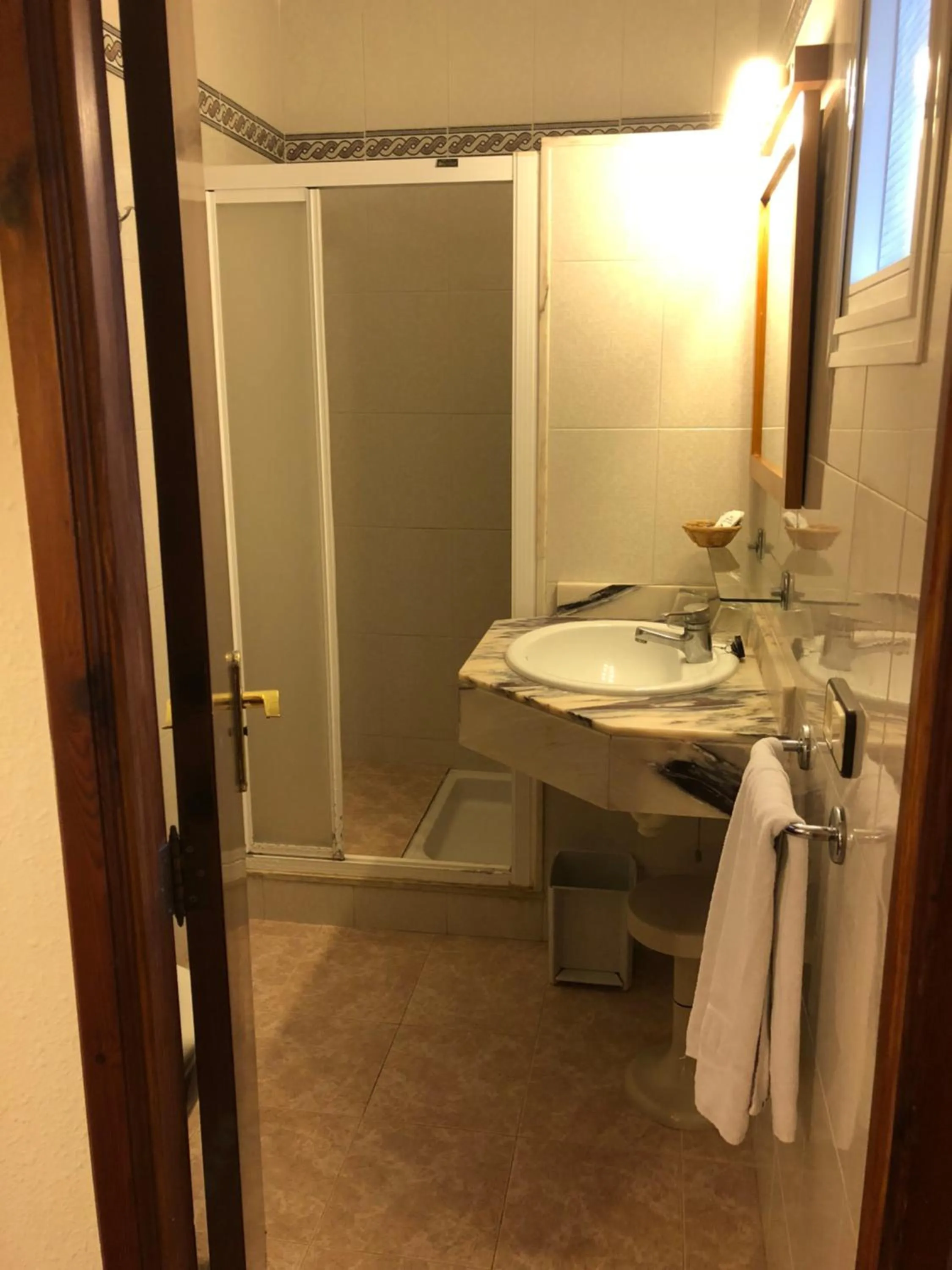 Shower in Hostal de la Caravel-la