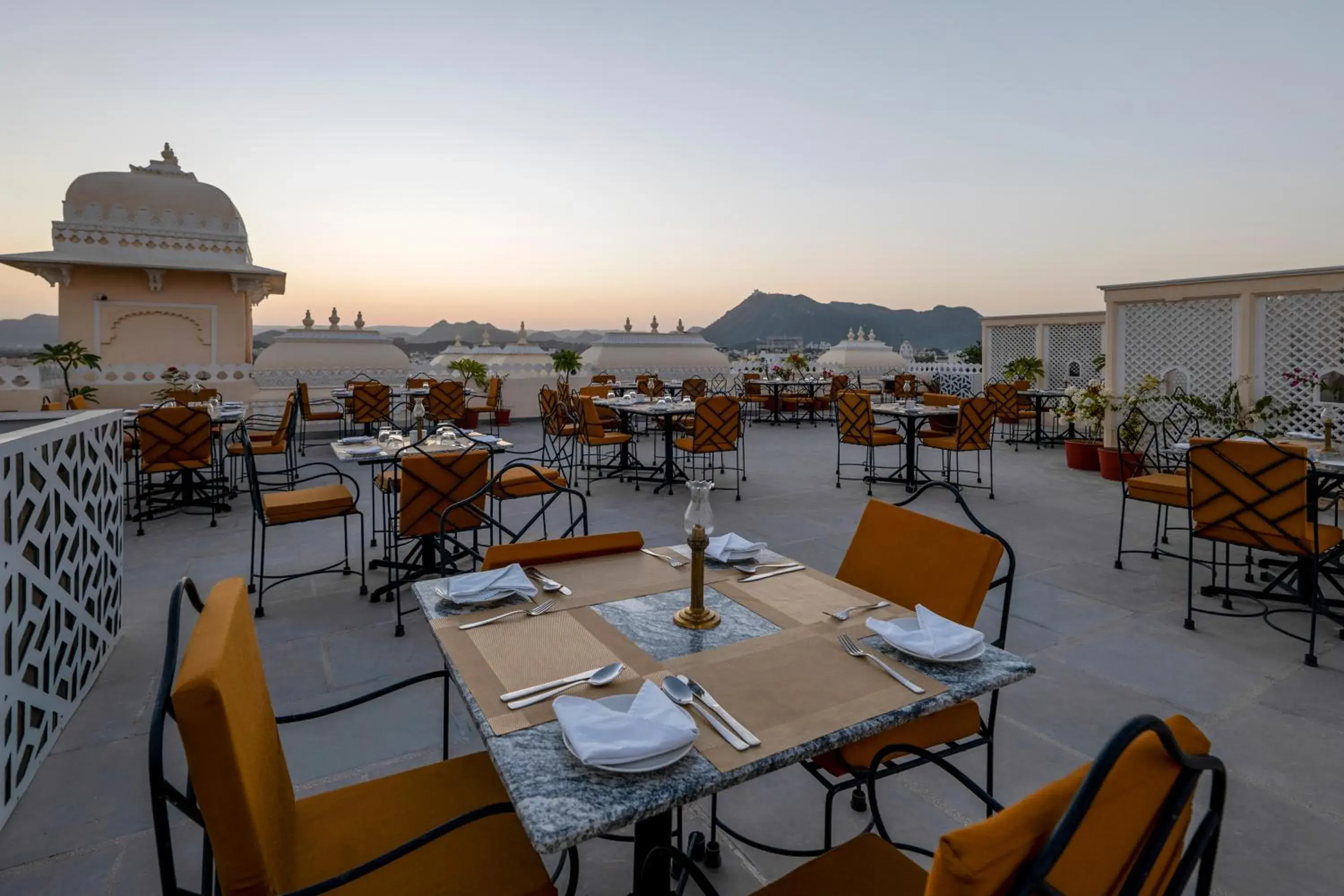 Restaurant/places to eat in Sterling Jaisinghgarh Udaipur Restaurant/places to eat in Sterling Jaisinghgarh Udaipur