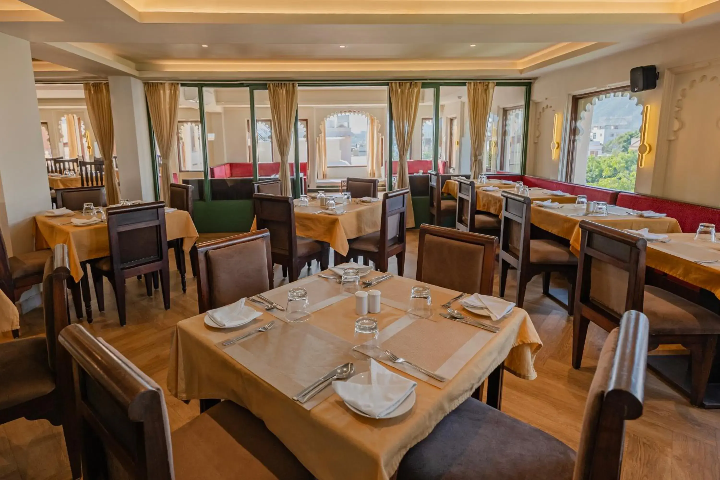 Restaurant/places to eat in Sterling Jaisinghgarh Udaipur Restaurant/places to eat in Sterling Jaisinghgarh Udaipur