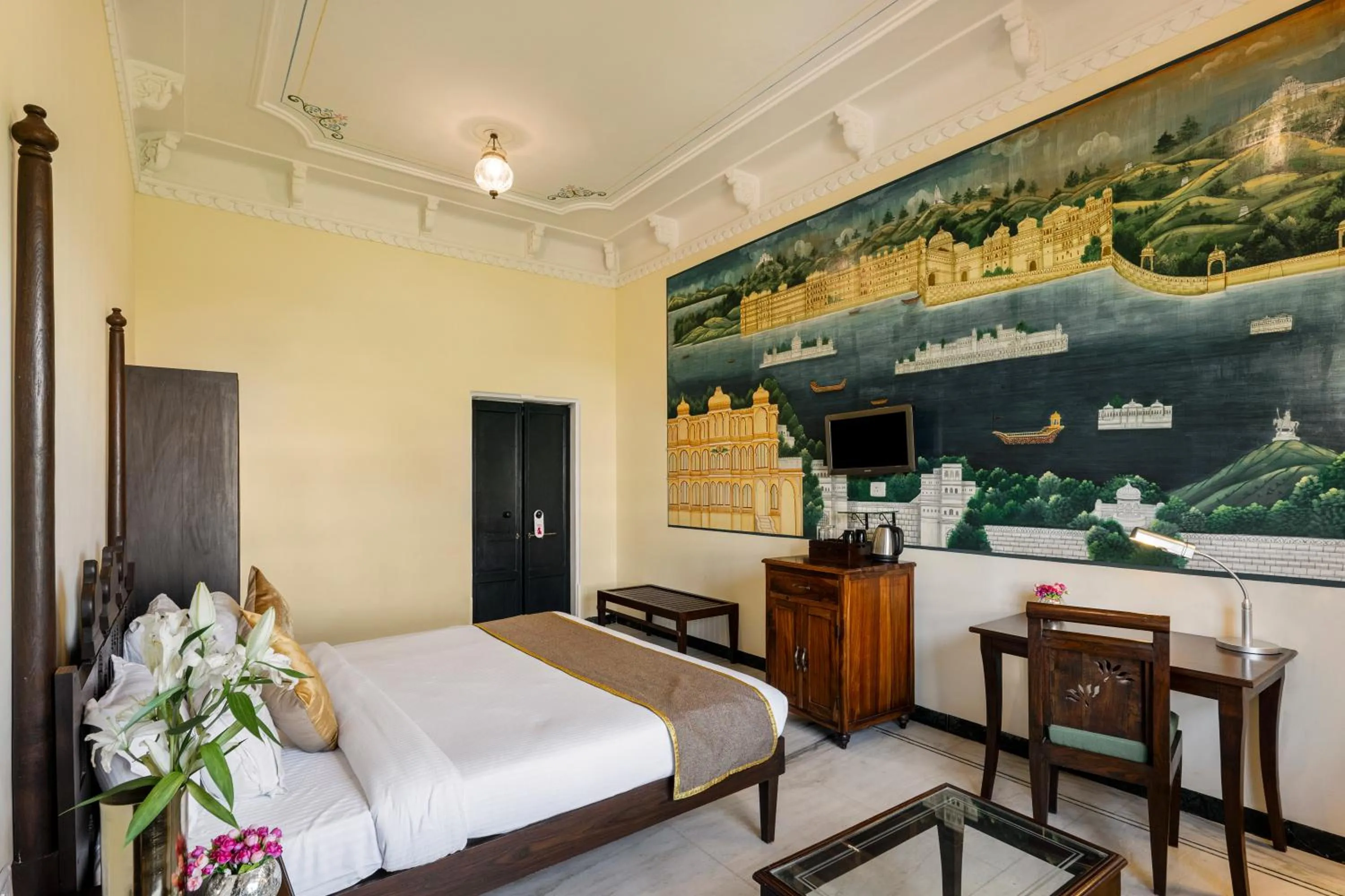 Bed in Sterling Jaisinghgarh Udaipur