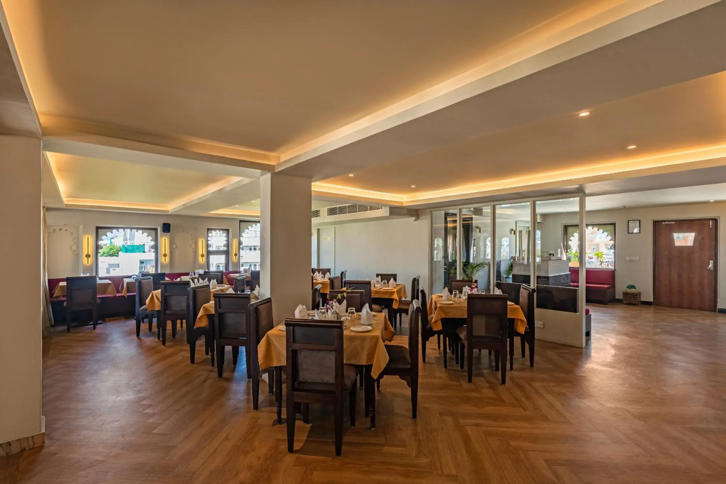 Restaurant/places to eat in Sterling Jaisinghgarh Udaipur Restaurant/places to eat in Sterling Jaisinghgarh Udaipur