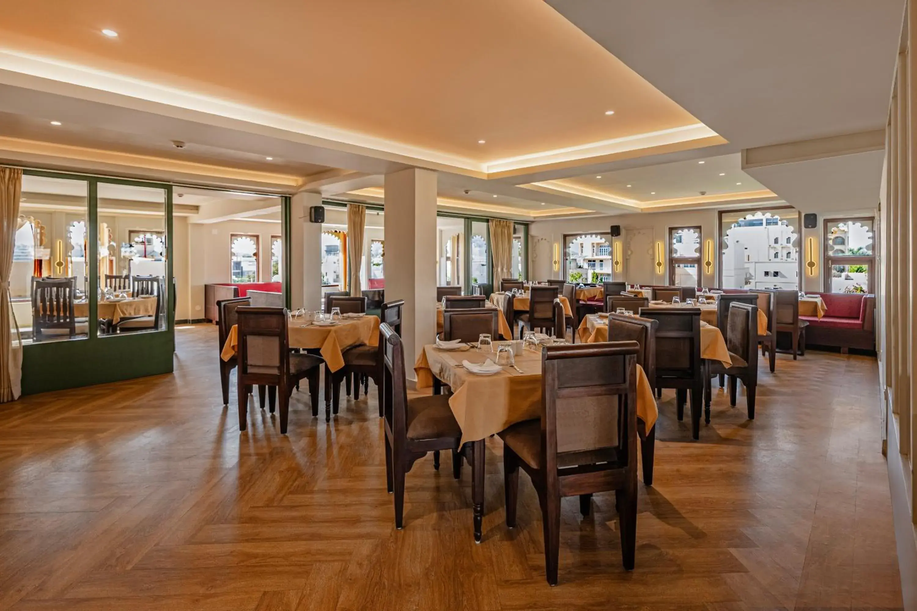 Restaurant/places to eat in Sterling Jaisinghgarh Udaipur Restaurant/places to eat in Sterling Jaisinghgarh Udaipur