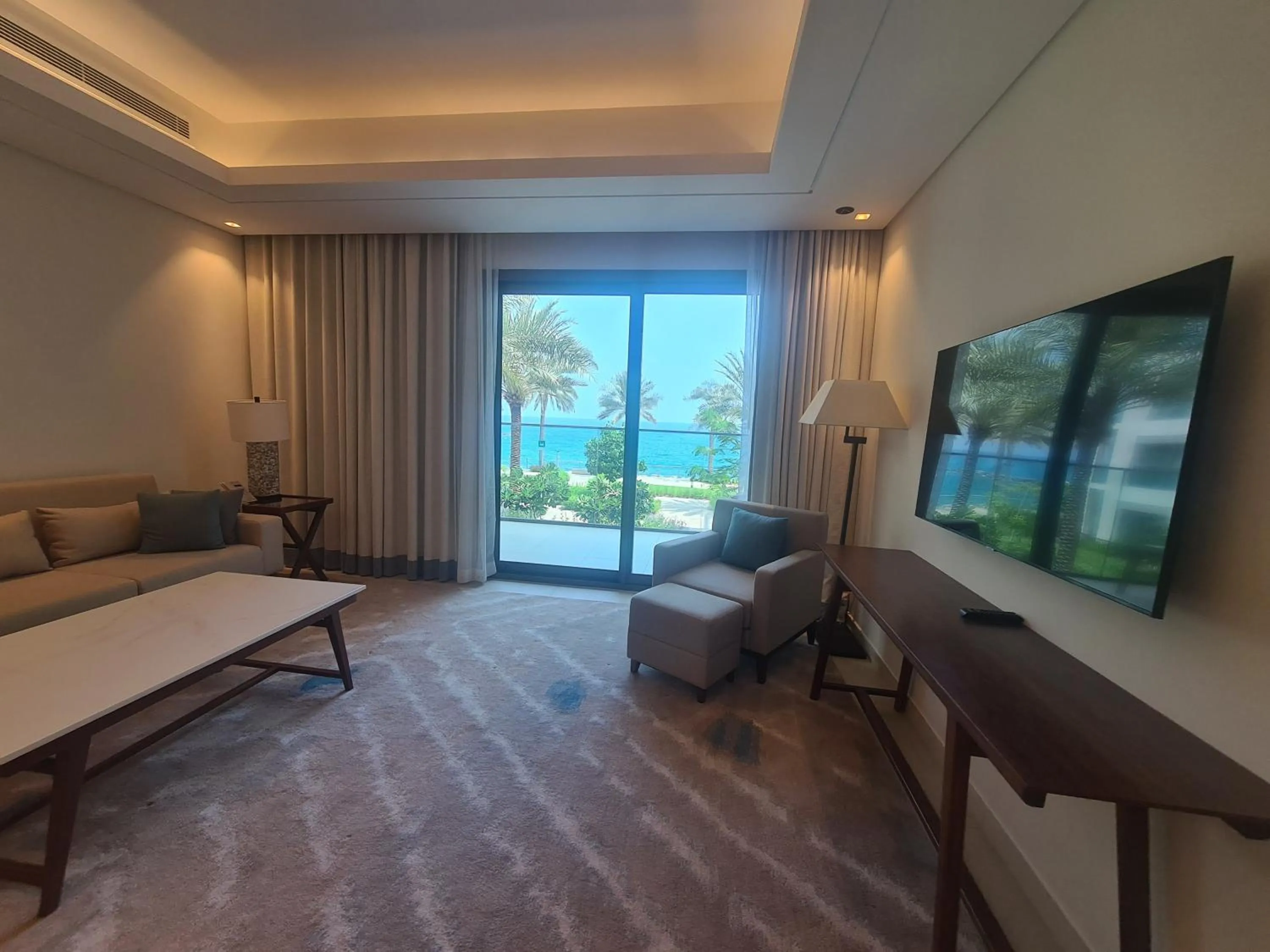 Luxury sea view Apartment In Address Hotel Fujairah
