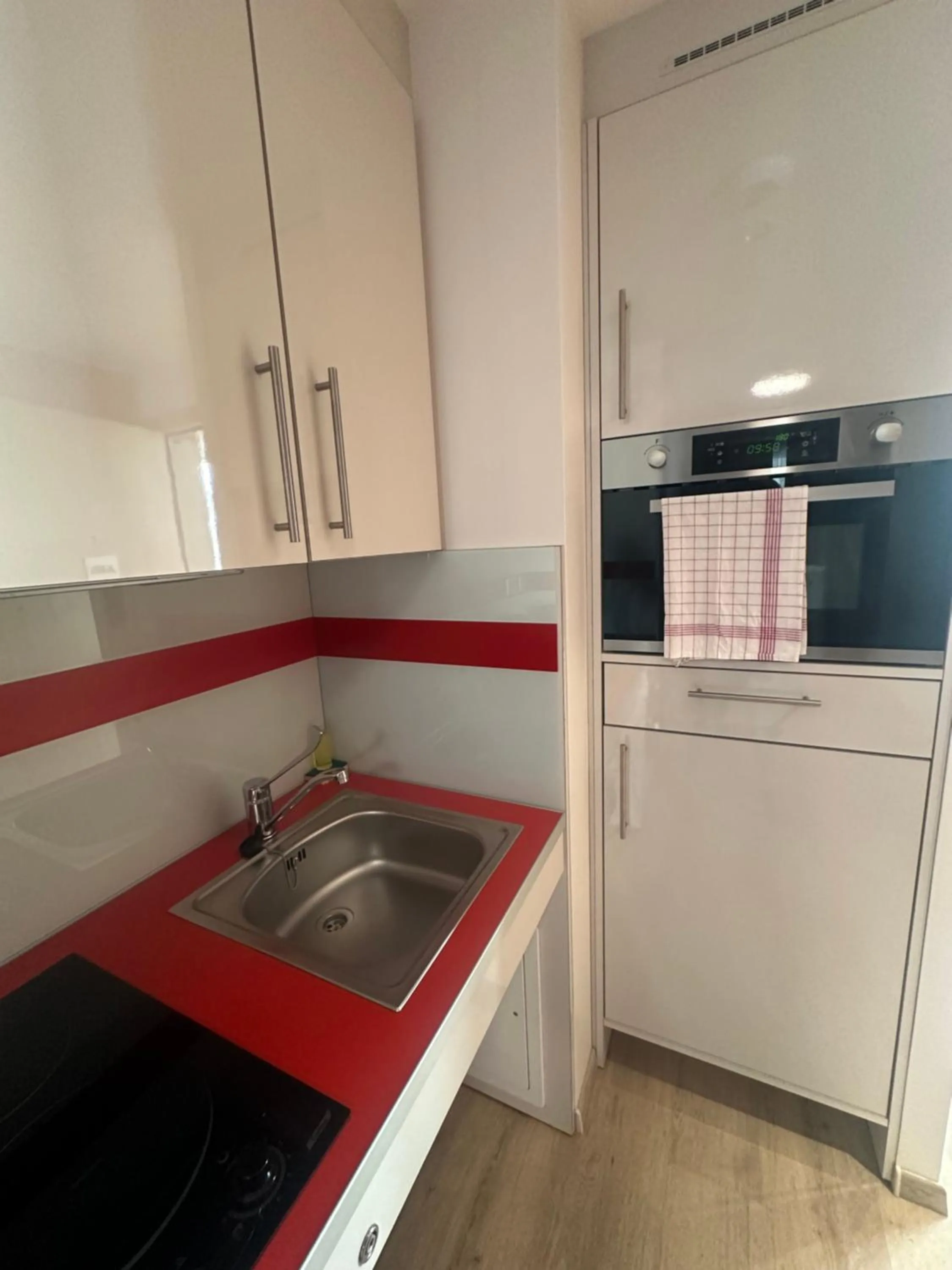 Kitchen or kitchenette in ZENAO Fréjus