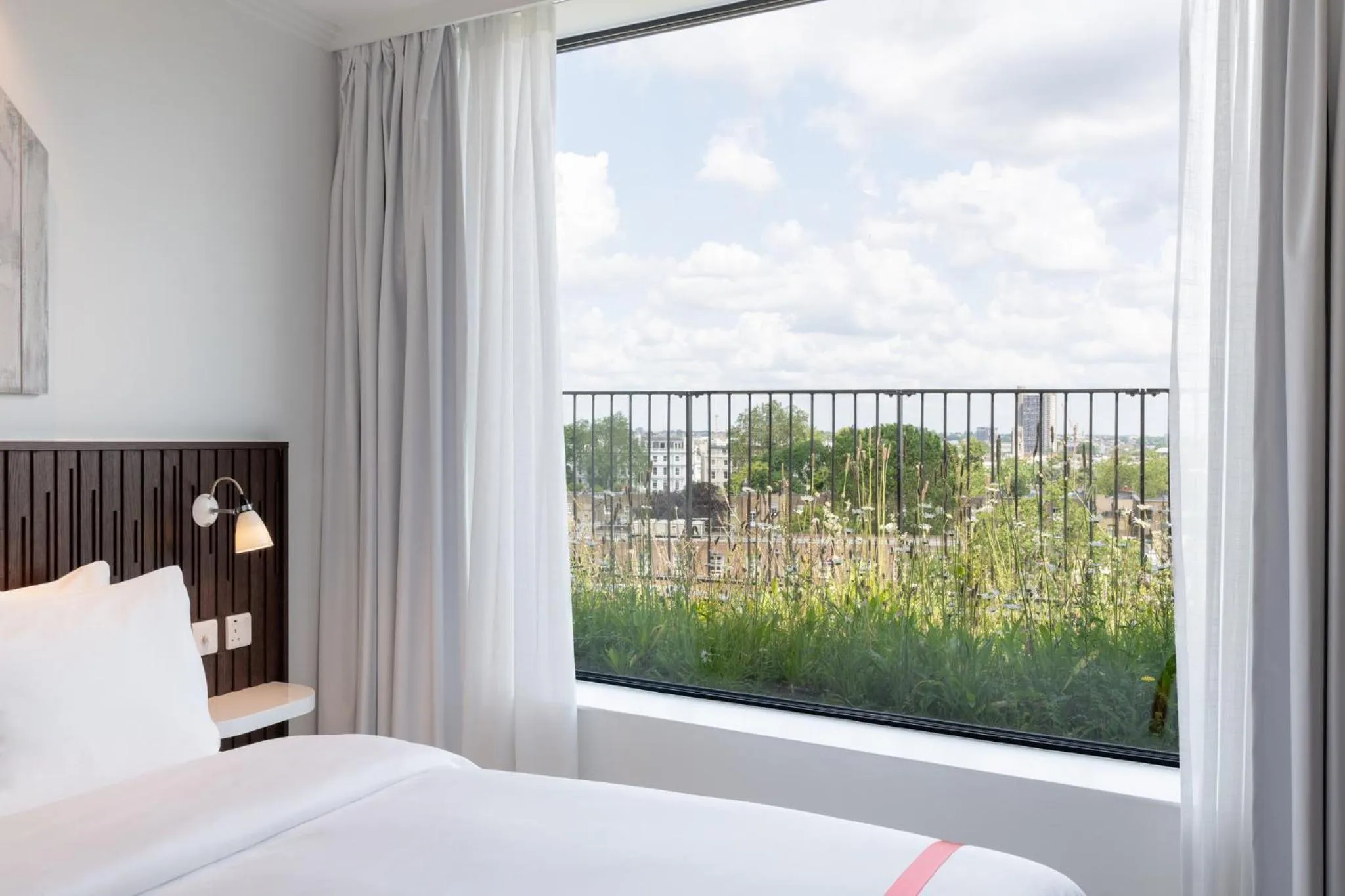 Property building, Bed in Ruby Zoe Hotel London