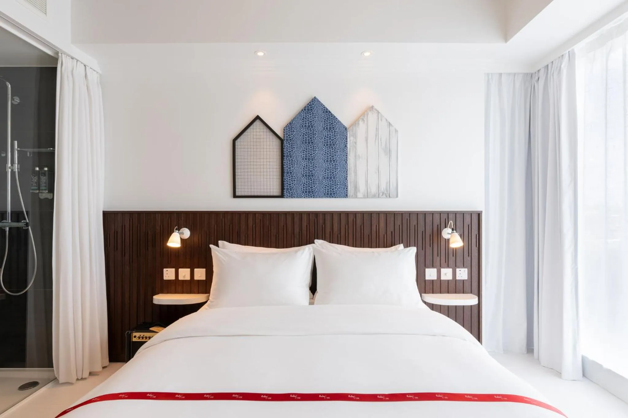 Photo of the whole room, Bed in Ruby Zoe Hotel London