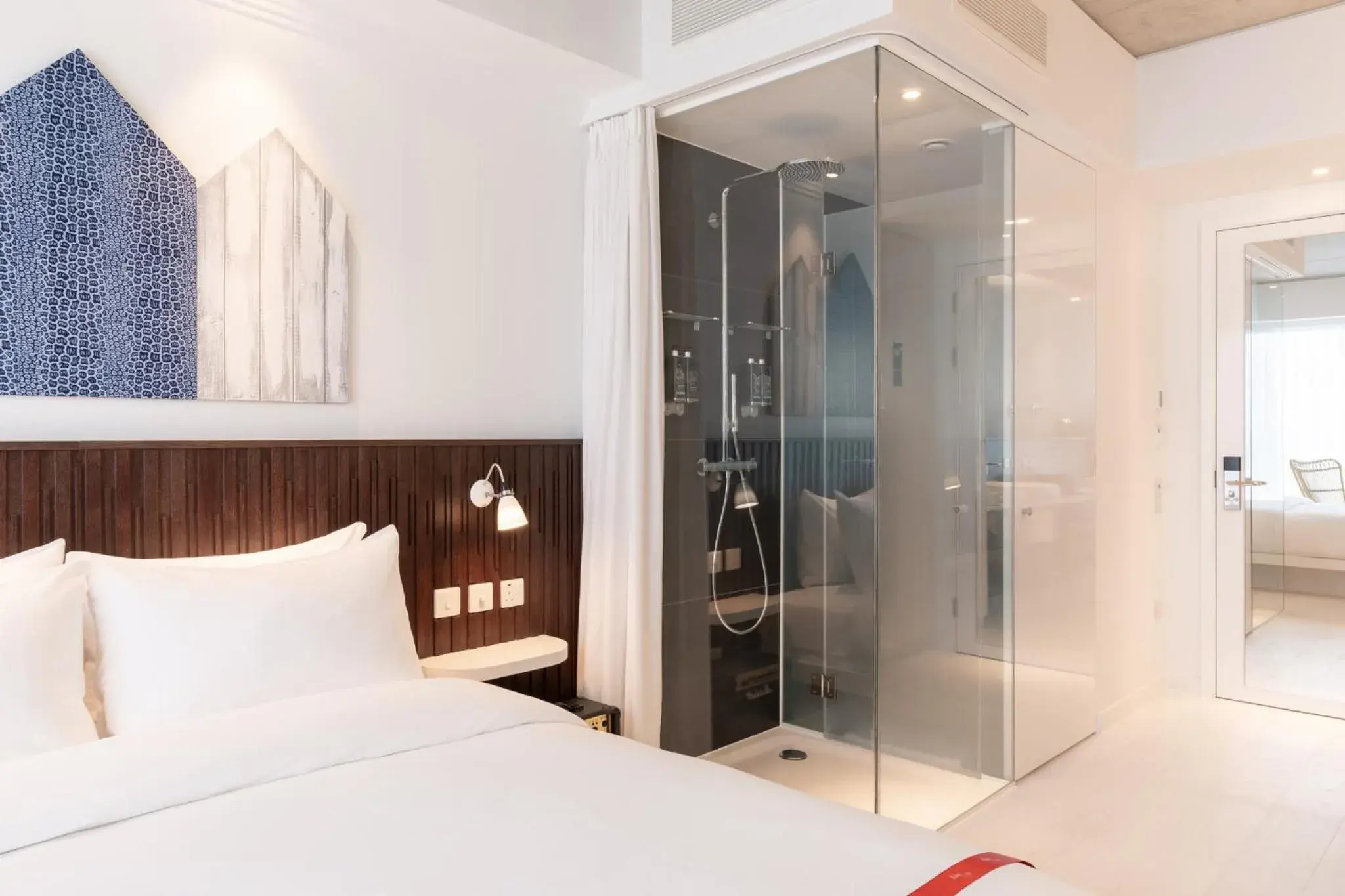 Photo of the whole room, Bed in Ruby Zoe Hotel London Photo of the whole room, Bed in Ruby Zoe Hotel London