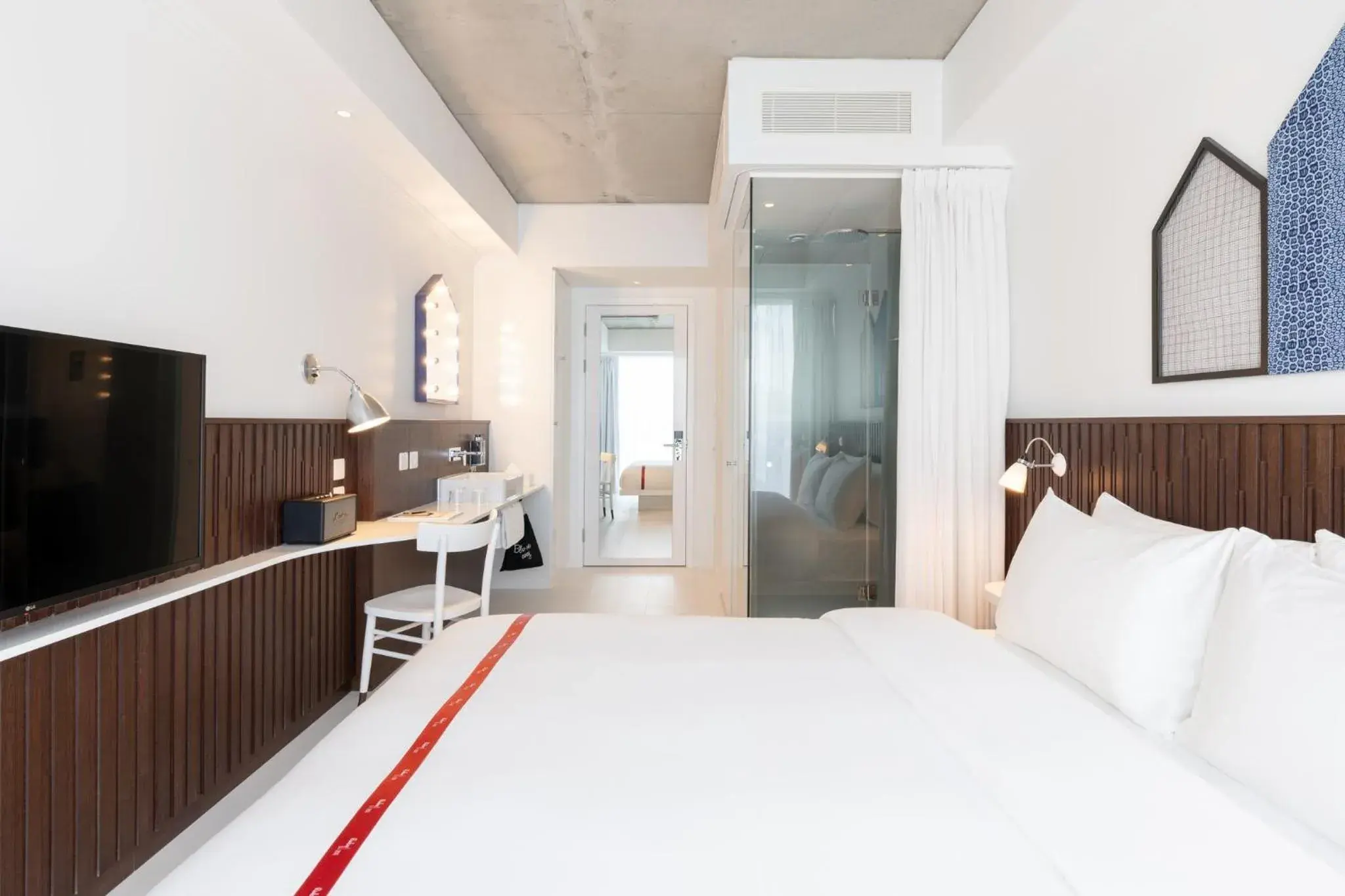 Photo of the whole room, Bed in Ruby Zoe Hotel London Photo of the whole room, Bed in Ruby Zoe Hotel London