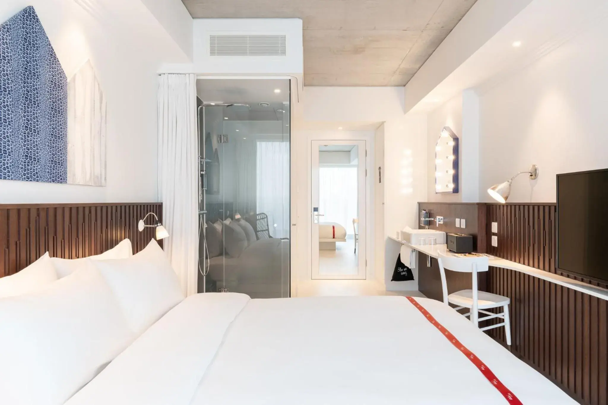 Photo of the whole room, Bed in Ruby Zoe Hotel London Photo of the whole room, Bed in Ruby Zoe Hotel London