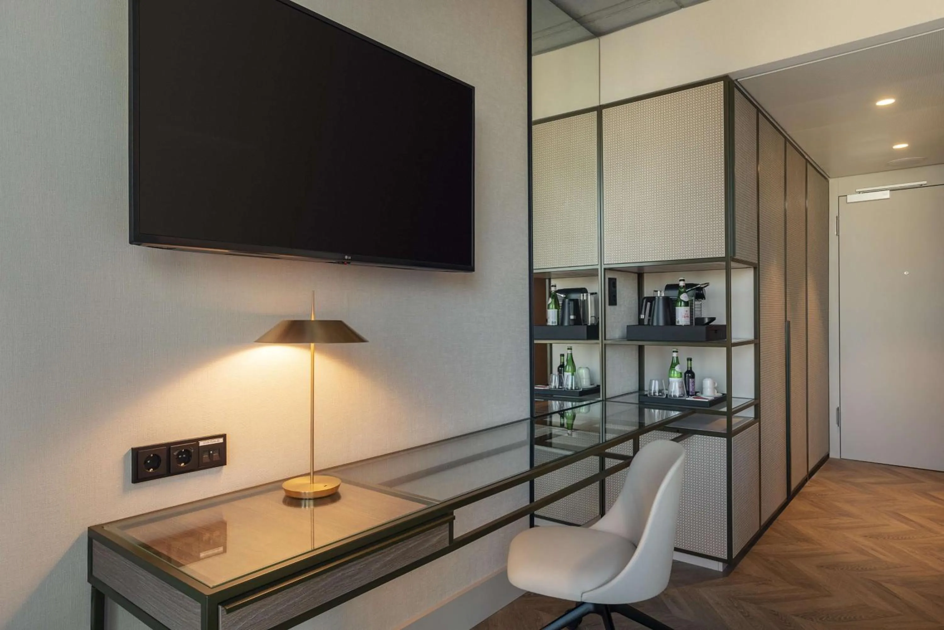 Bedroom in NH Collection Frankfurt Spin Tower