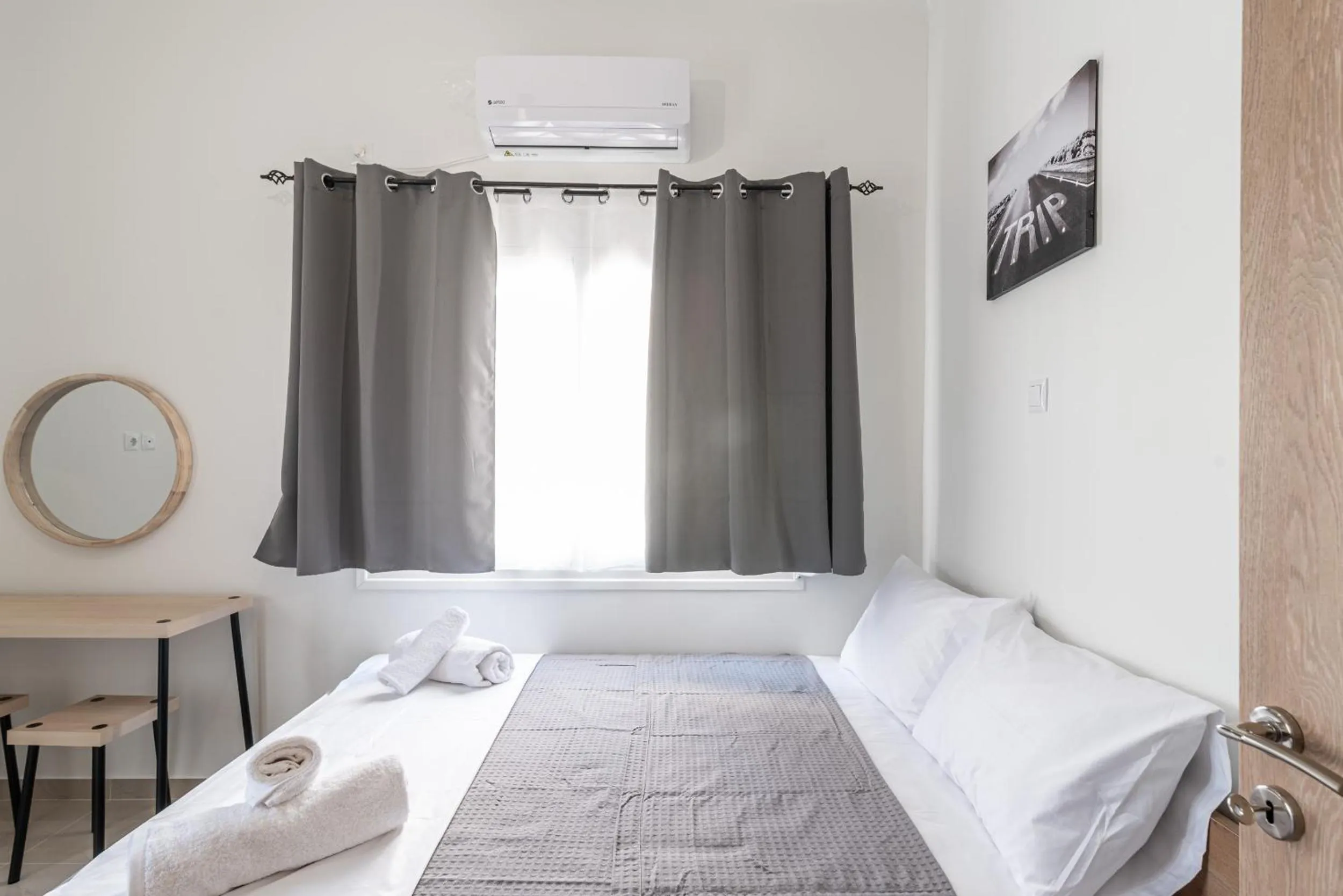 Bed in Blue Riviera villas & suites - Alimos 2