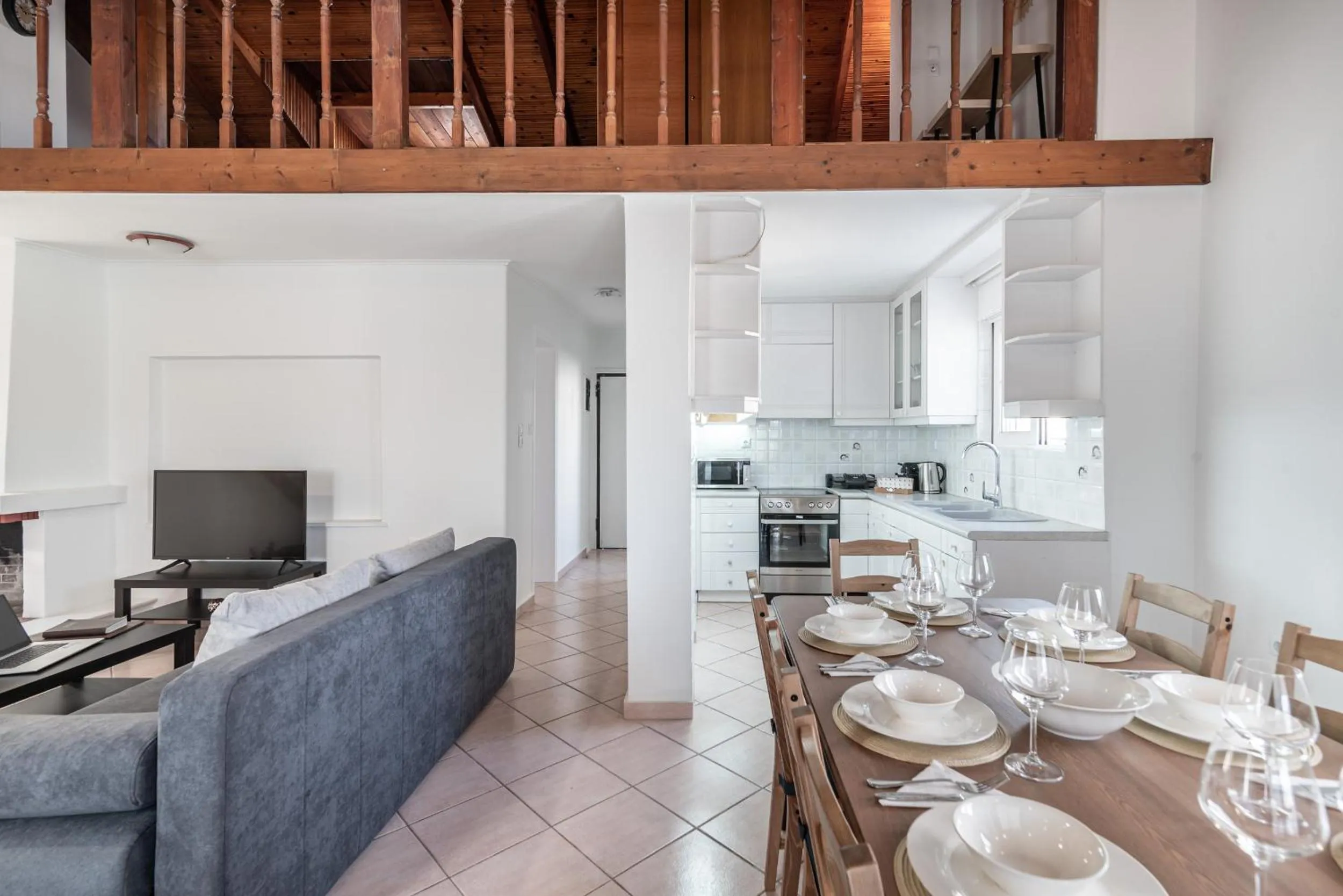 Dining area in Blue Riviera villas & suites - Alimos 2