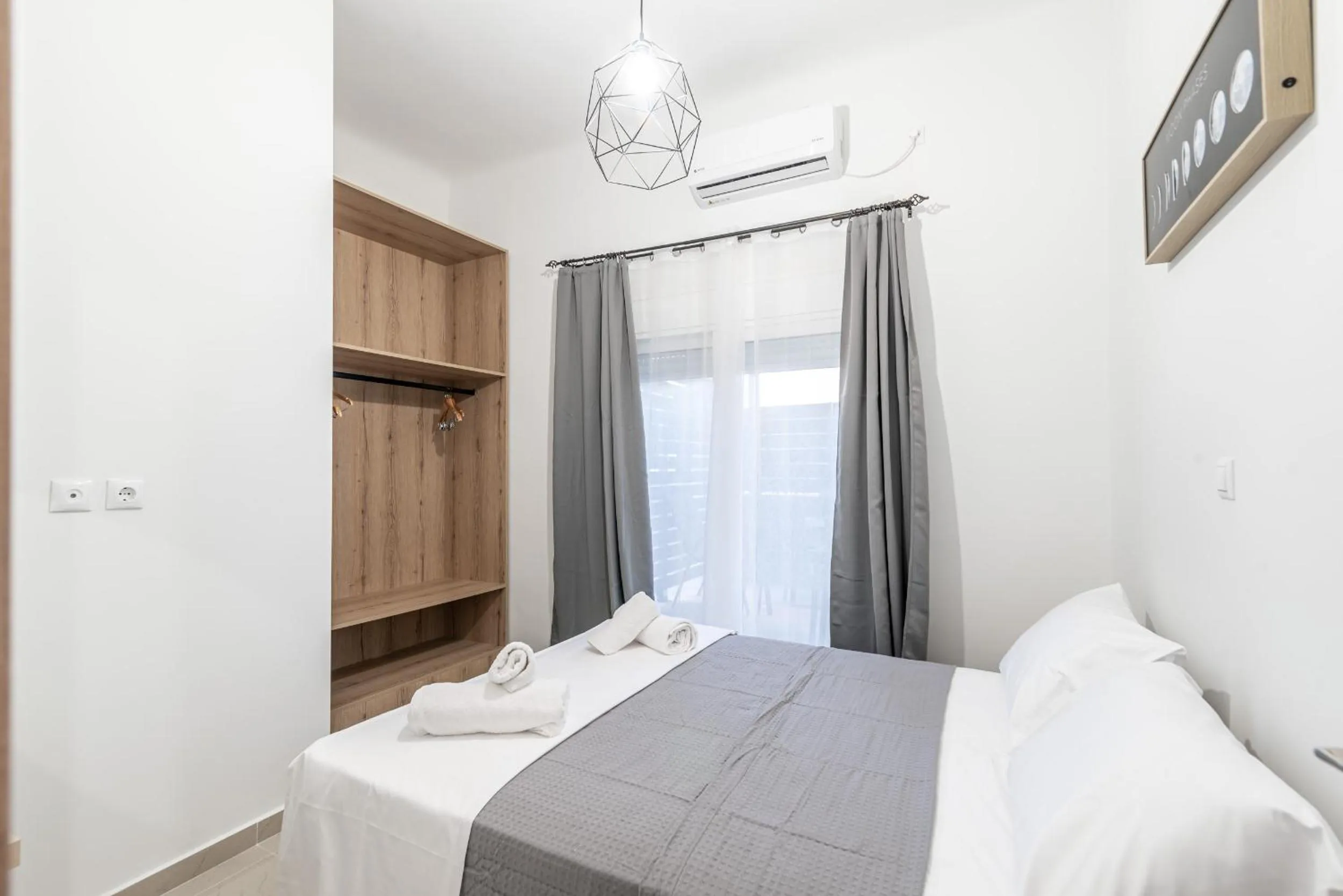 Bed in Blue Riviera villas & suites - Alimos 2