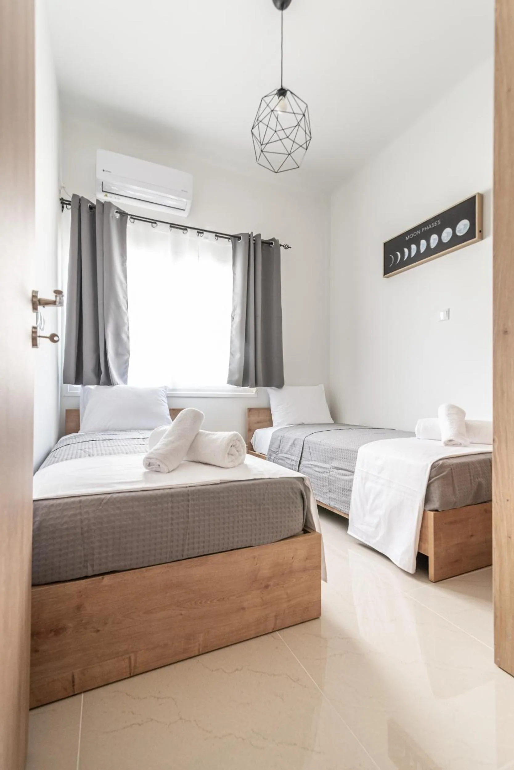 Photo of the whole room, Bed in Blue Riviera villas & suites - Alimos 2