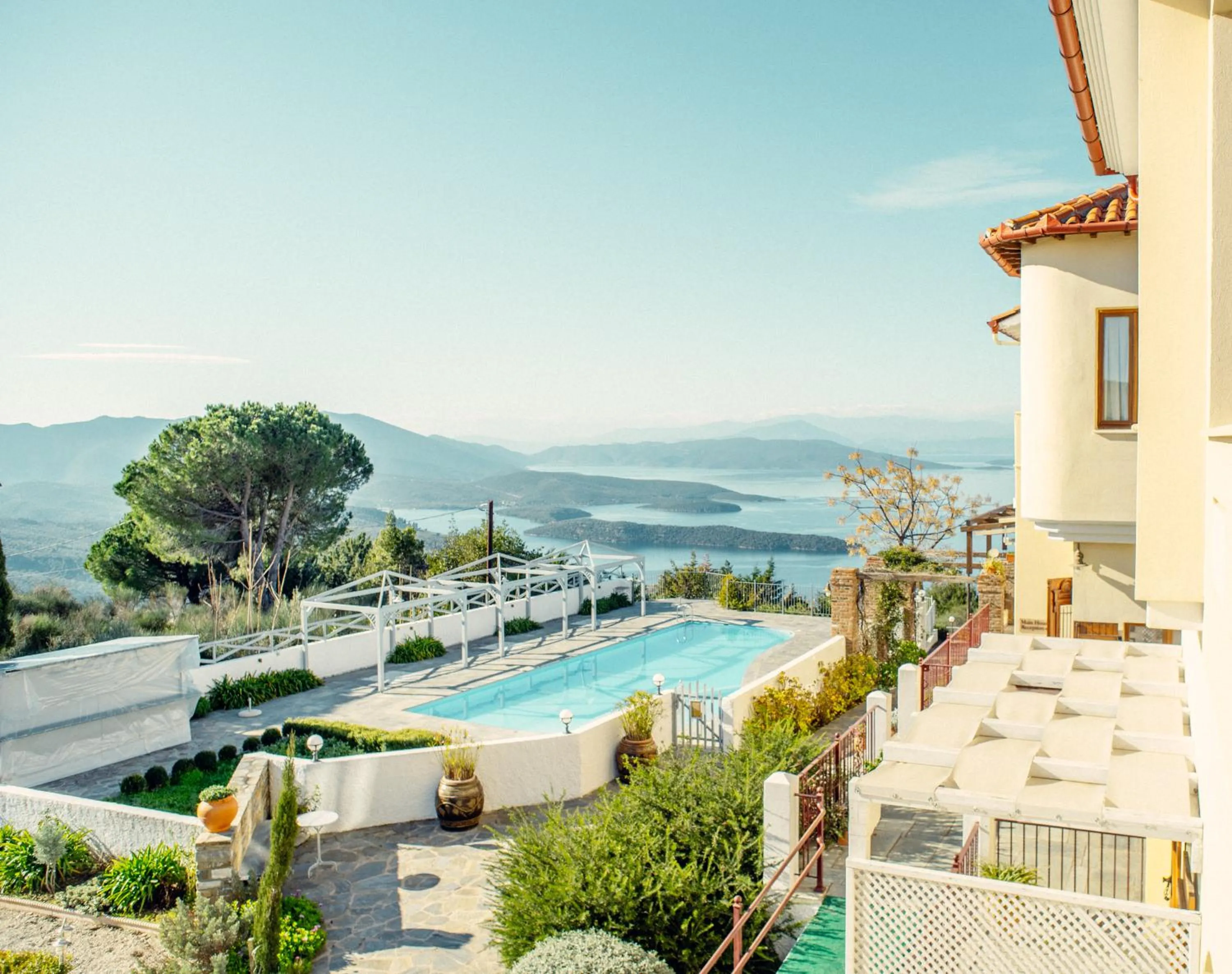 Pool view in Lagou Raxi Country Hotel