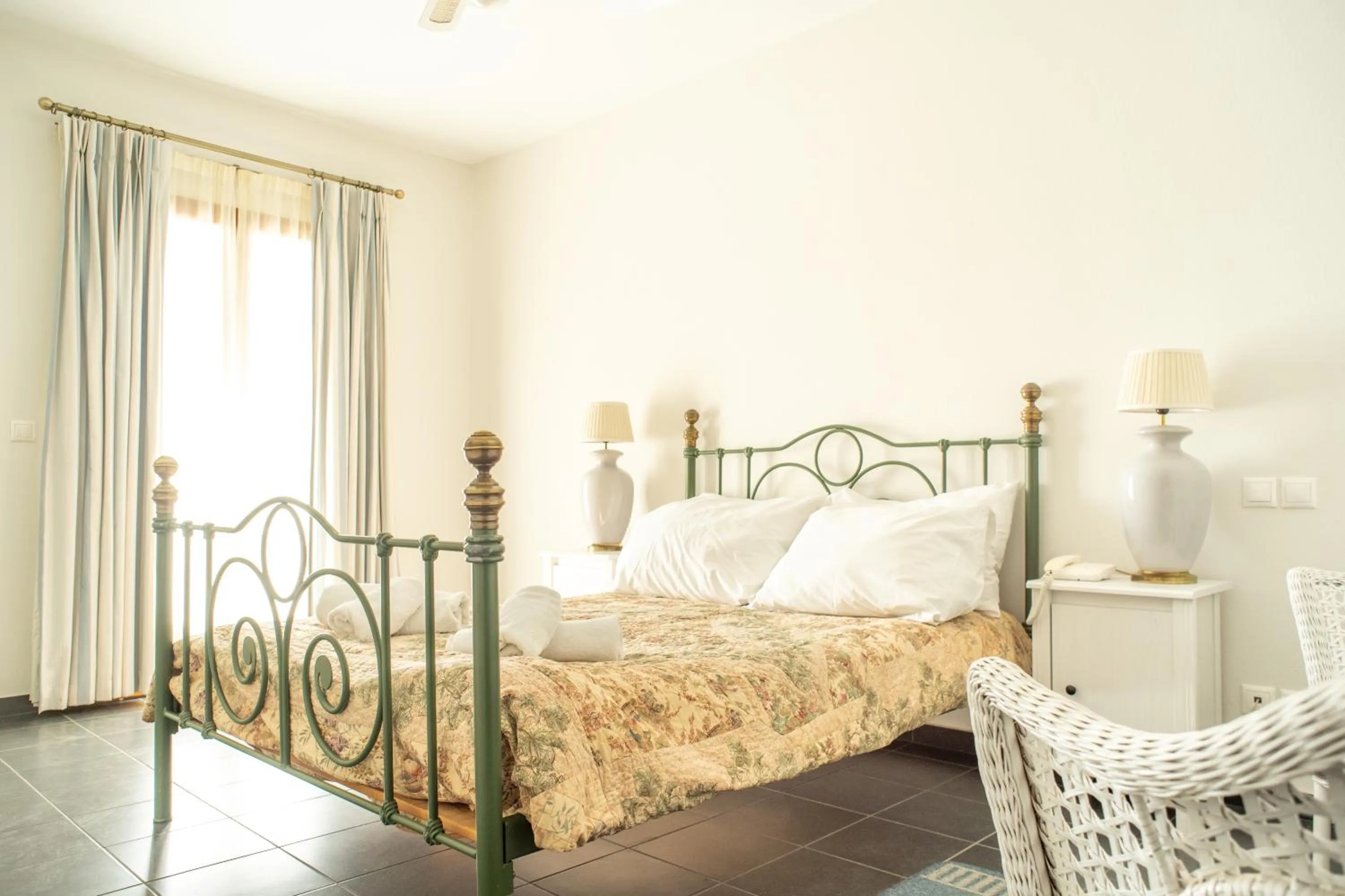 Bed in Lagou Raxi Country Hotel