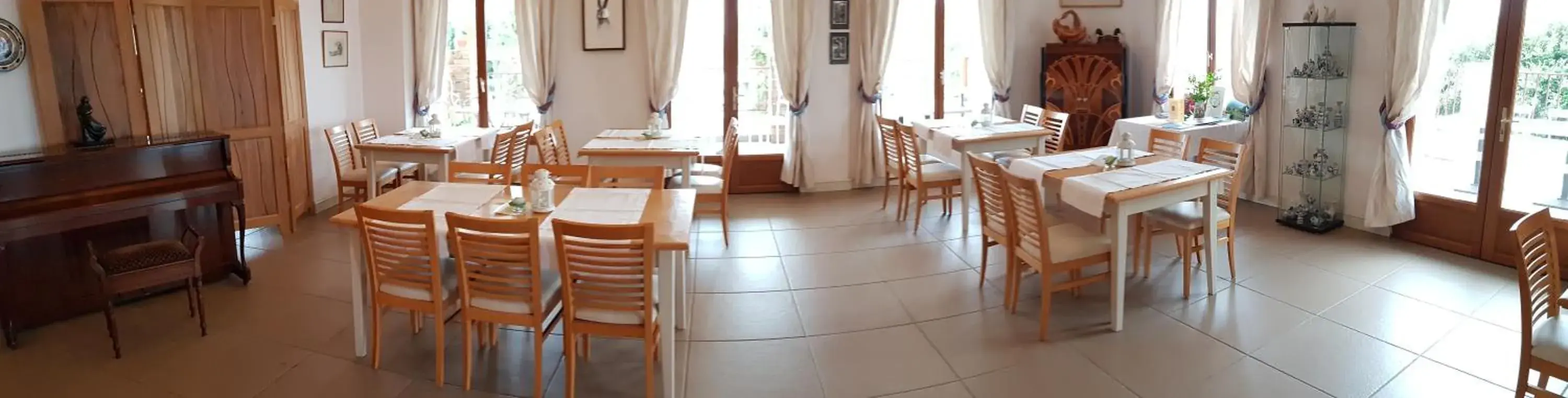 Restaurant/places to eat in Lagou Raxi Country Hotel Restaurant/places to eat in Lagou Raxi Country Hotel