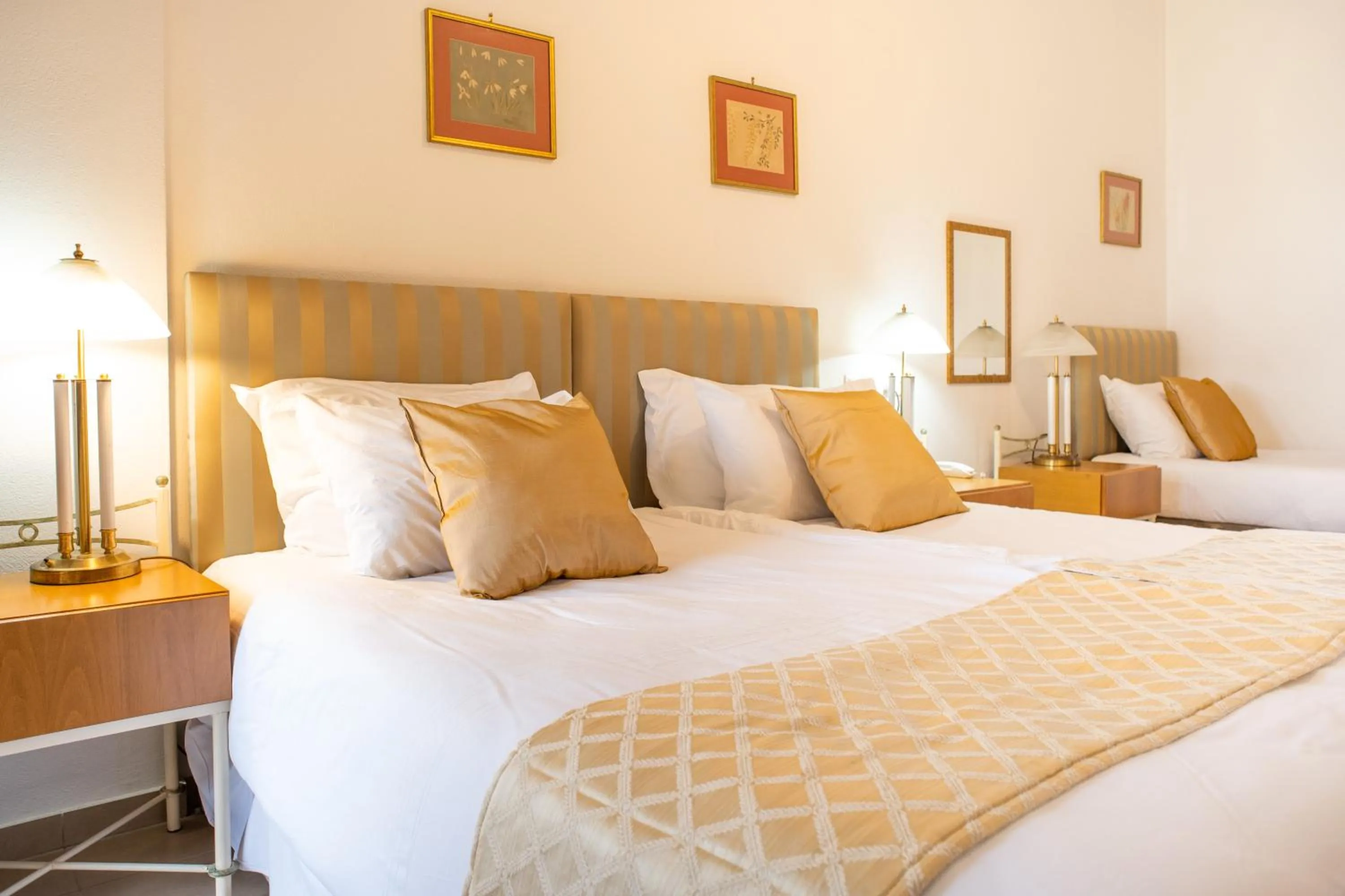 Bed in Lagou Raxi Country Hotel