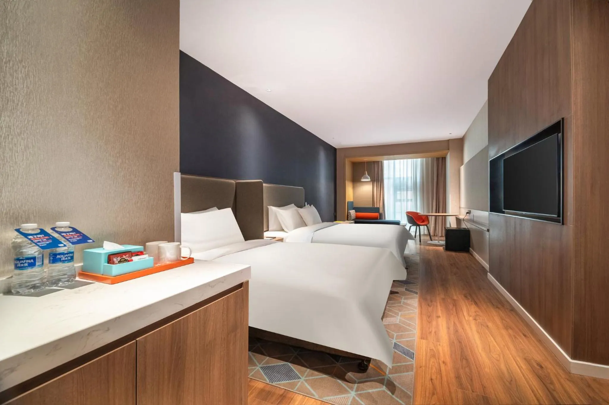 Photo of the whole room, Bed in Holiday Inn Express Zhengzhou Guancheng by IHG