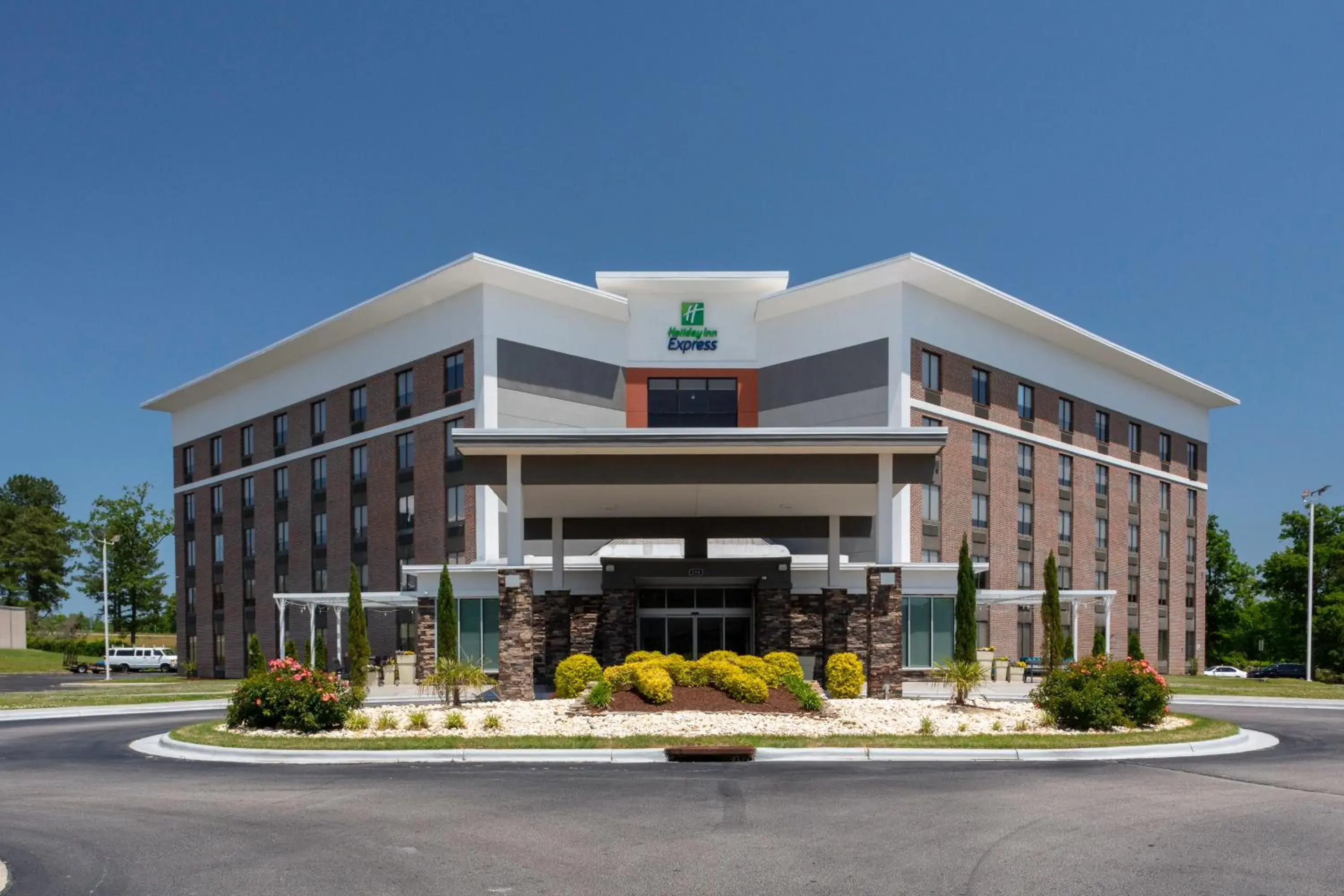 Property building in Holiday Inn Express - Rocky Mount - Sports Center by IHG Property building in Holiday Inn Express - Rocky Mount - Sports Center by IHG