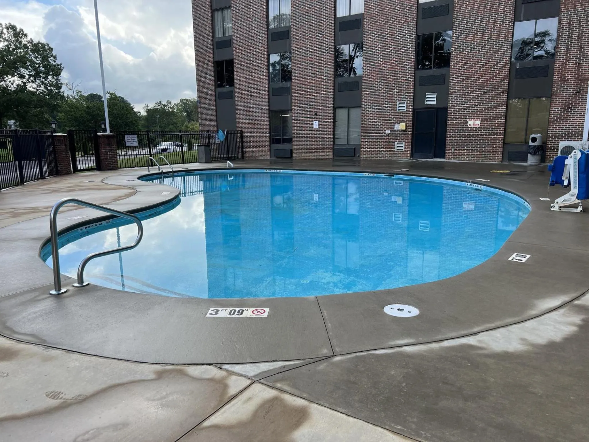 Swimming pool in Holiday Inn Express - Rocky Mount - Sports Center by IHG