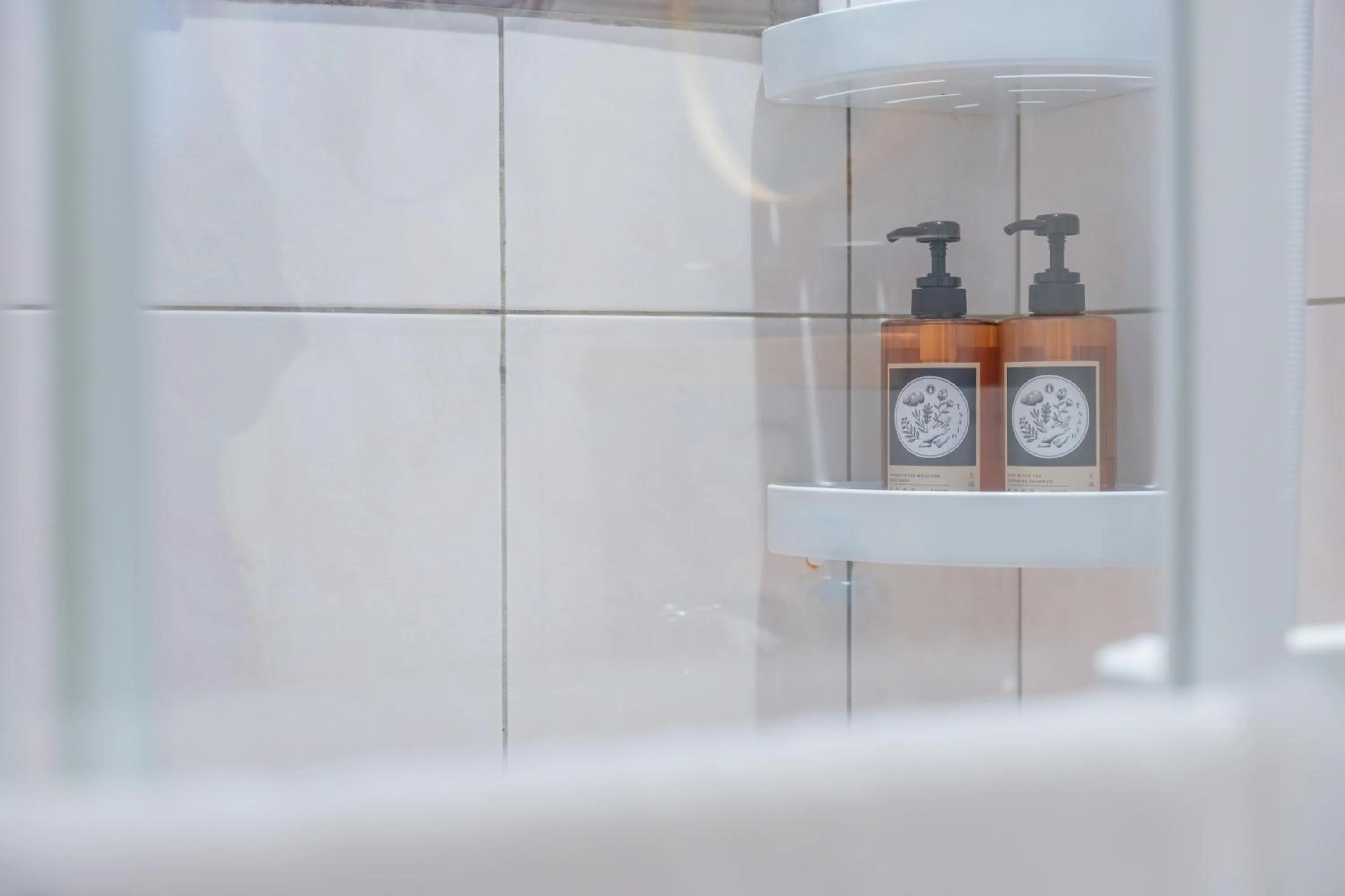 Shower in Zhu Shan Xian Ting