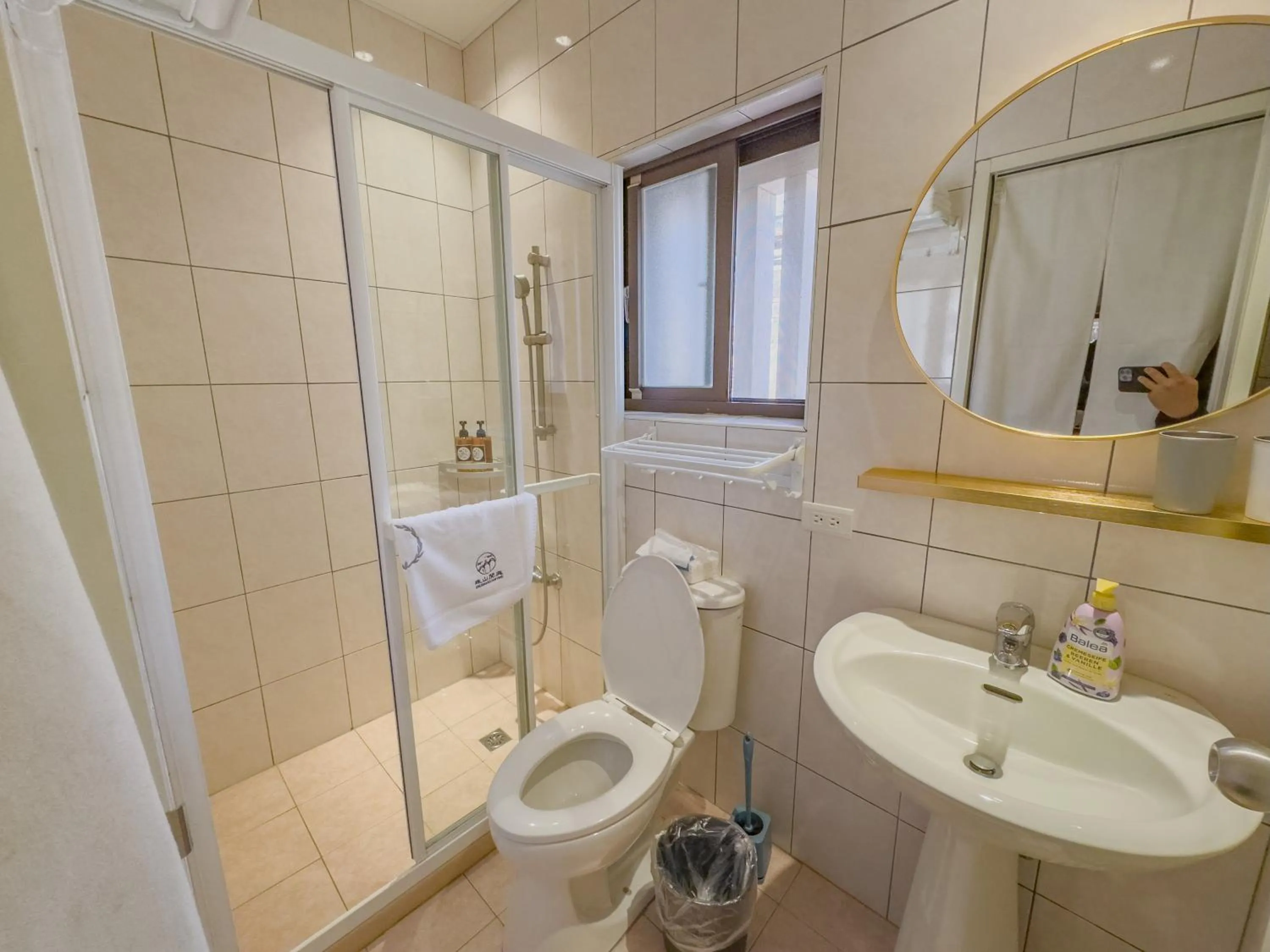 Shower in Zhu Shan Xian Ting