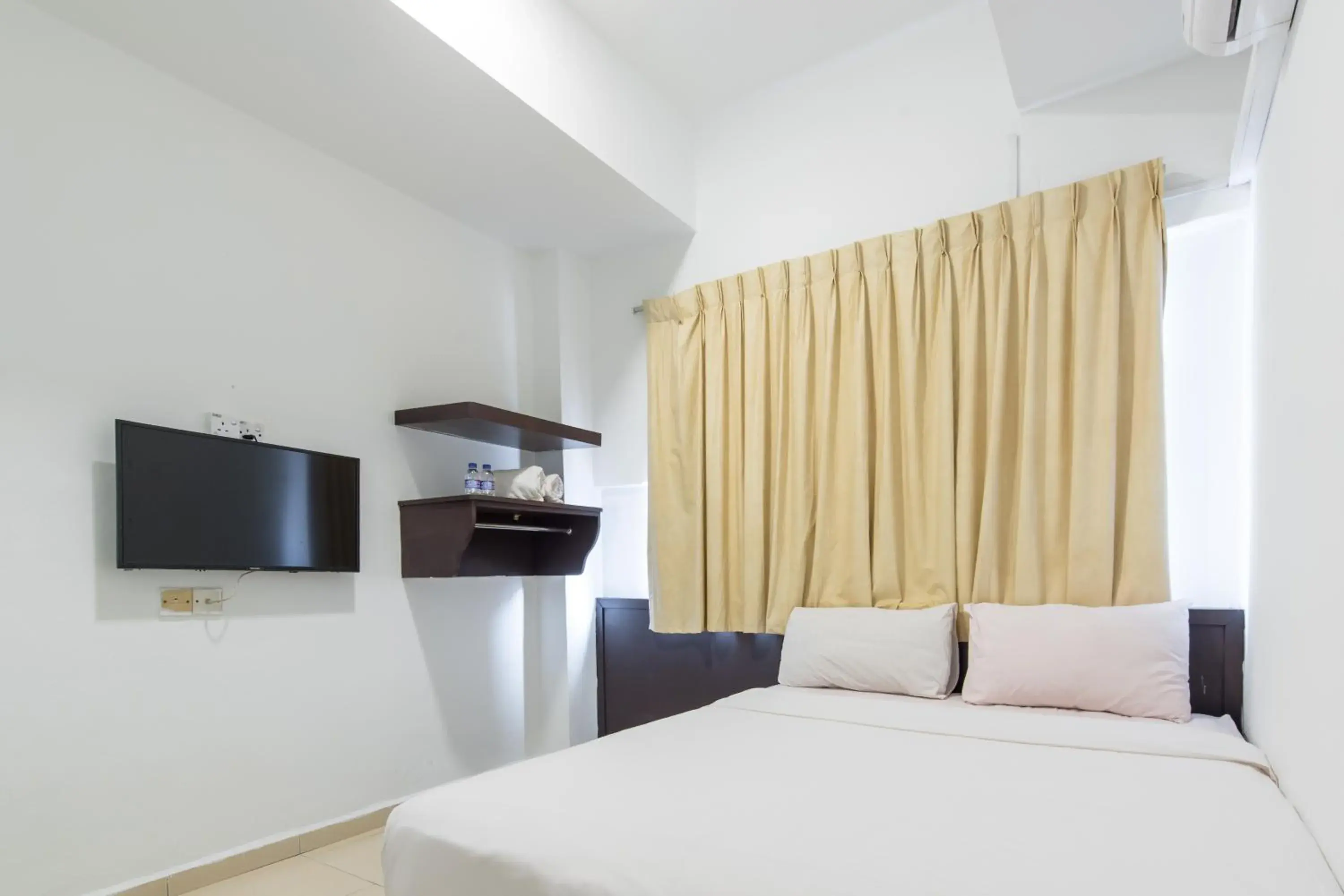 View (from property/room), Bed in Hollitel Hotel Melaka View (from property/room), Bed in Hollitel Hotel Melaka