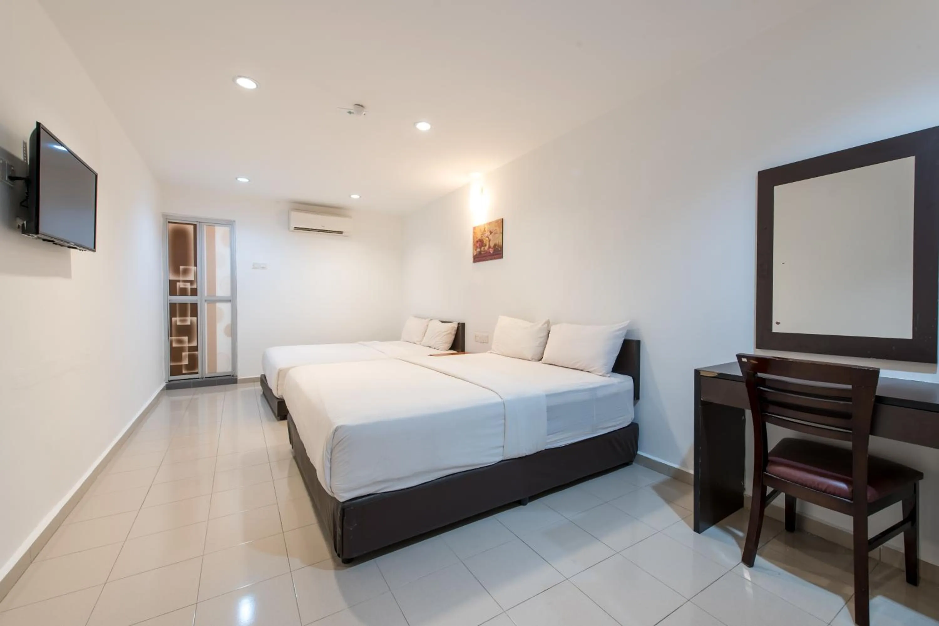 View (from property/room), Bed in Hollitel Hotel Melaka