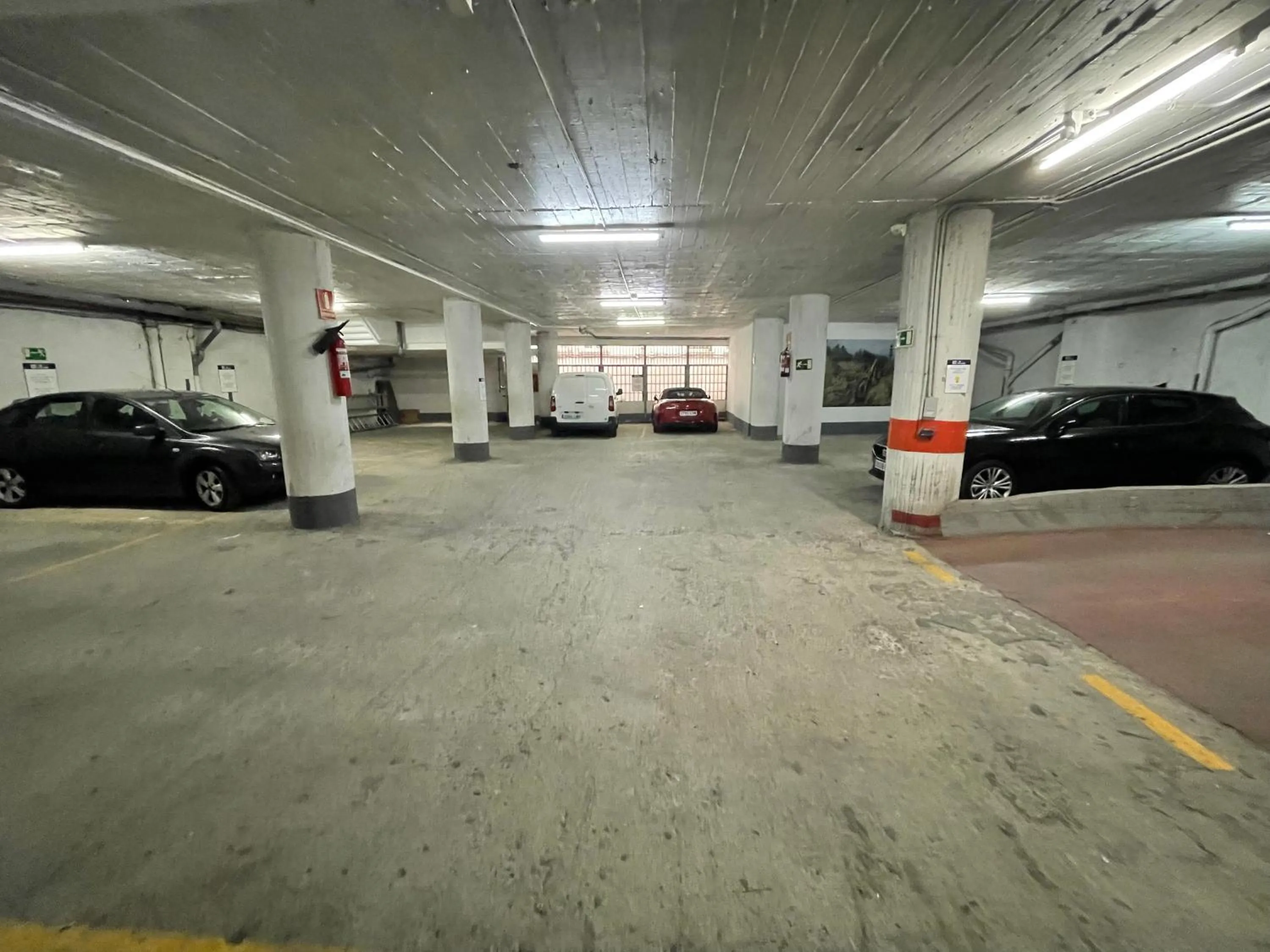 Parking in Hotel Photo Zabalburu