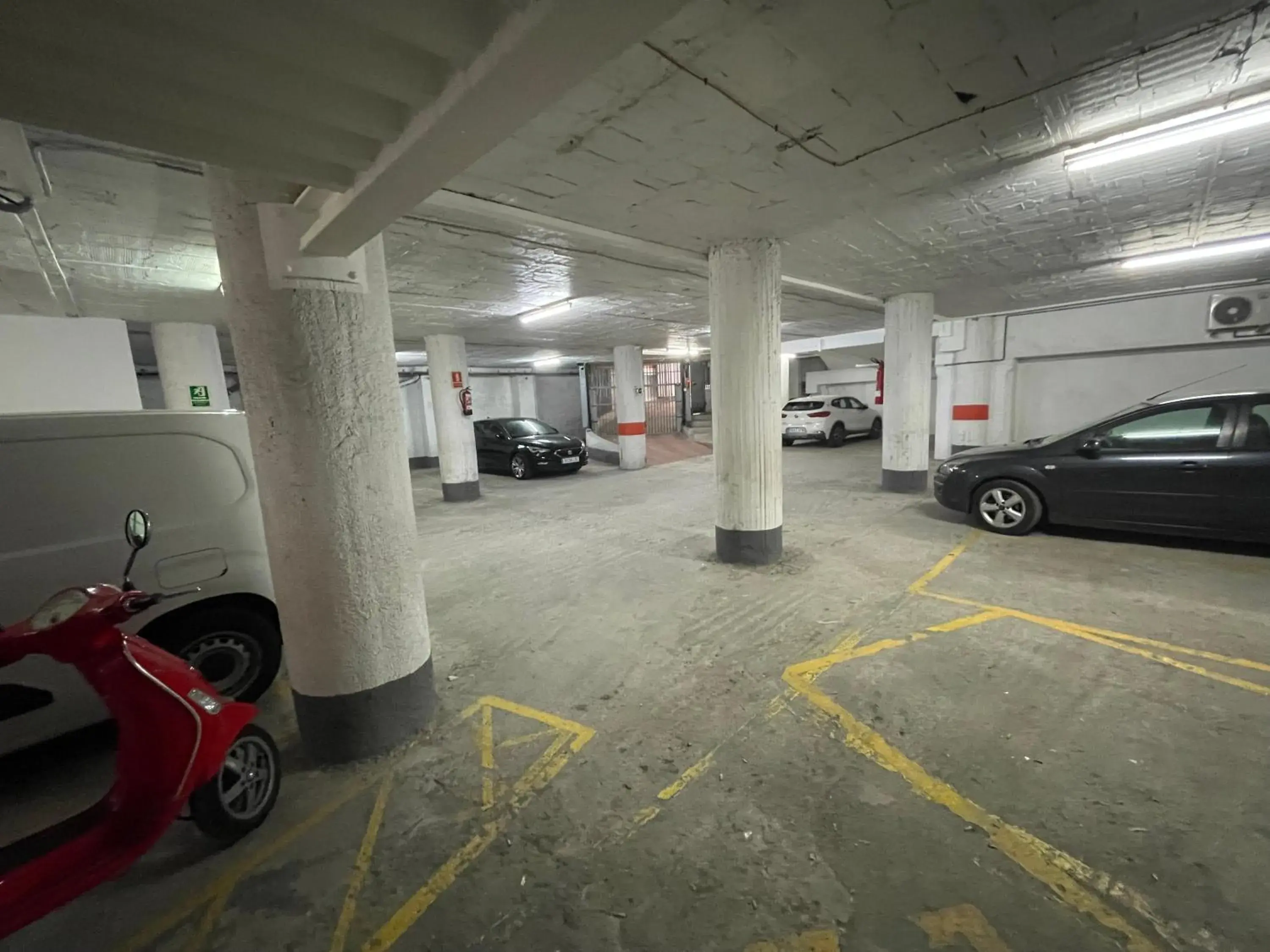 Property building in Hotel Photo Zabalburu Property building in Hotel Photo Zabalburu