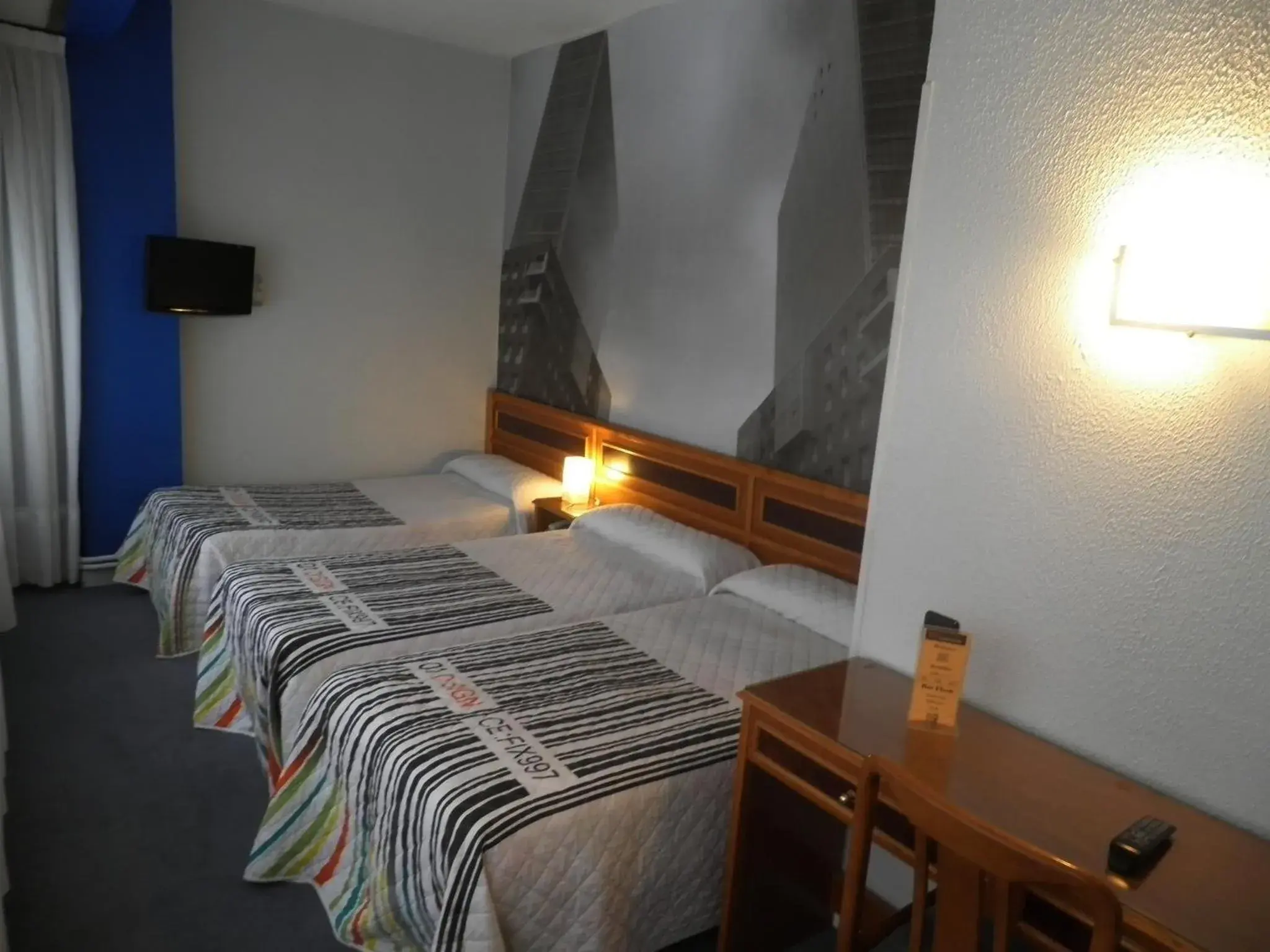 Photo of the whole room, Bed in Hotel Photo Zabalburu Photo of the whole room, Bed in Hotel Photo Zabalburu