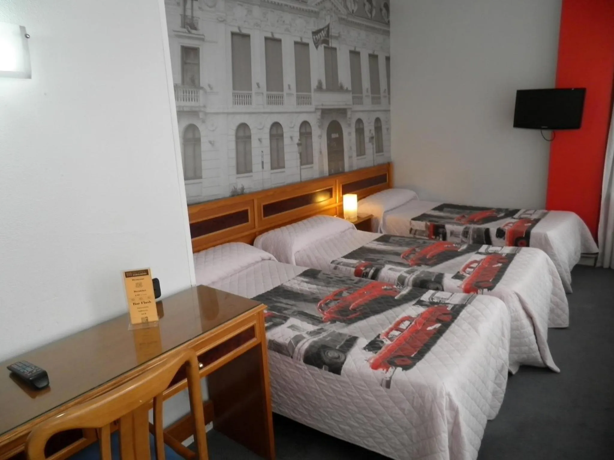 Photo of the whole room, Bed in Hotel Photo Zabalburu