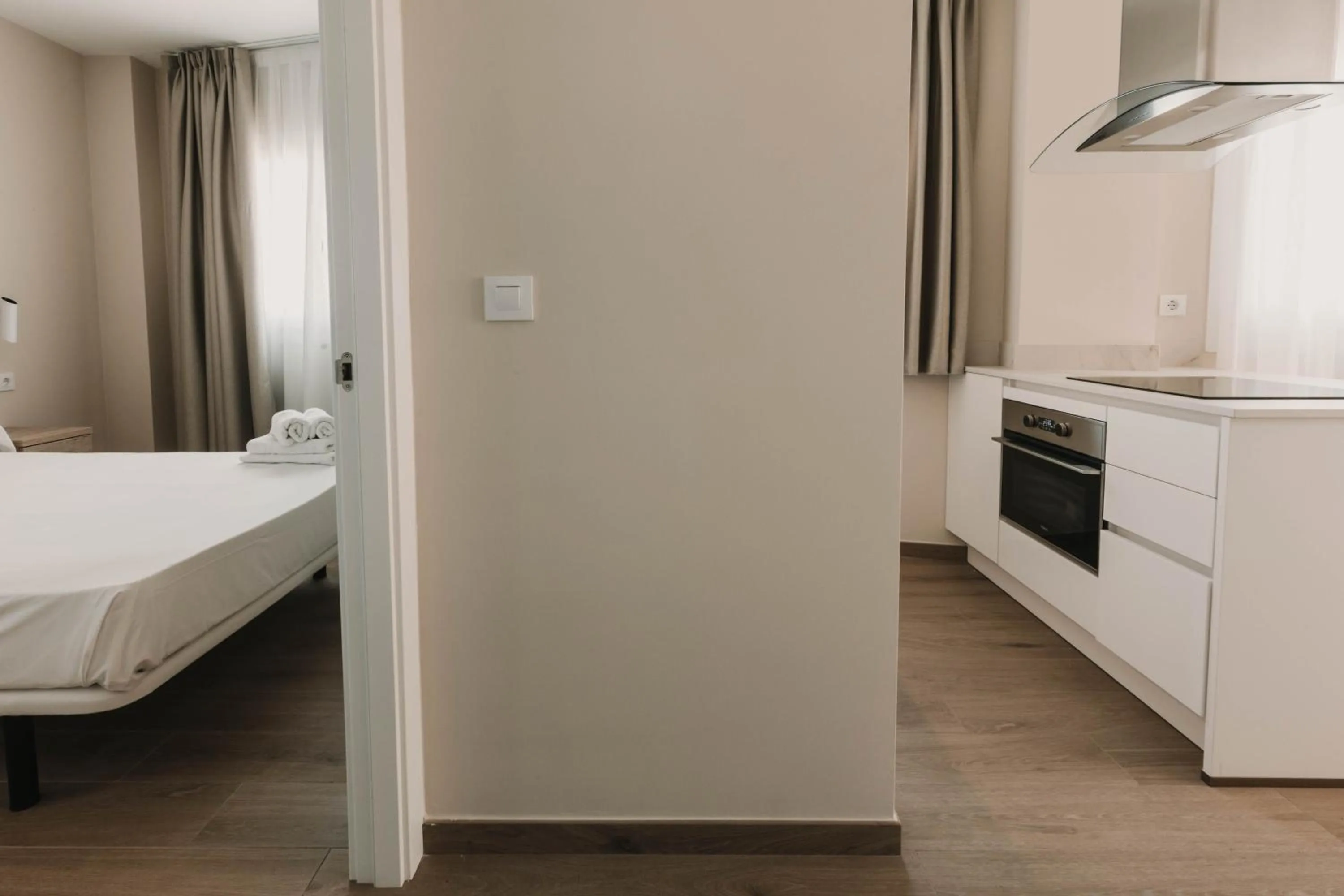 Photo of the whole room, Bed in Apartamentos SubUp