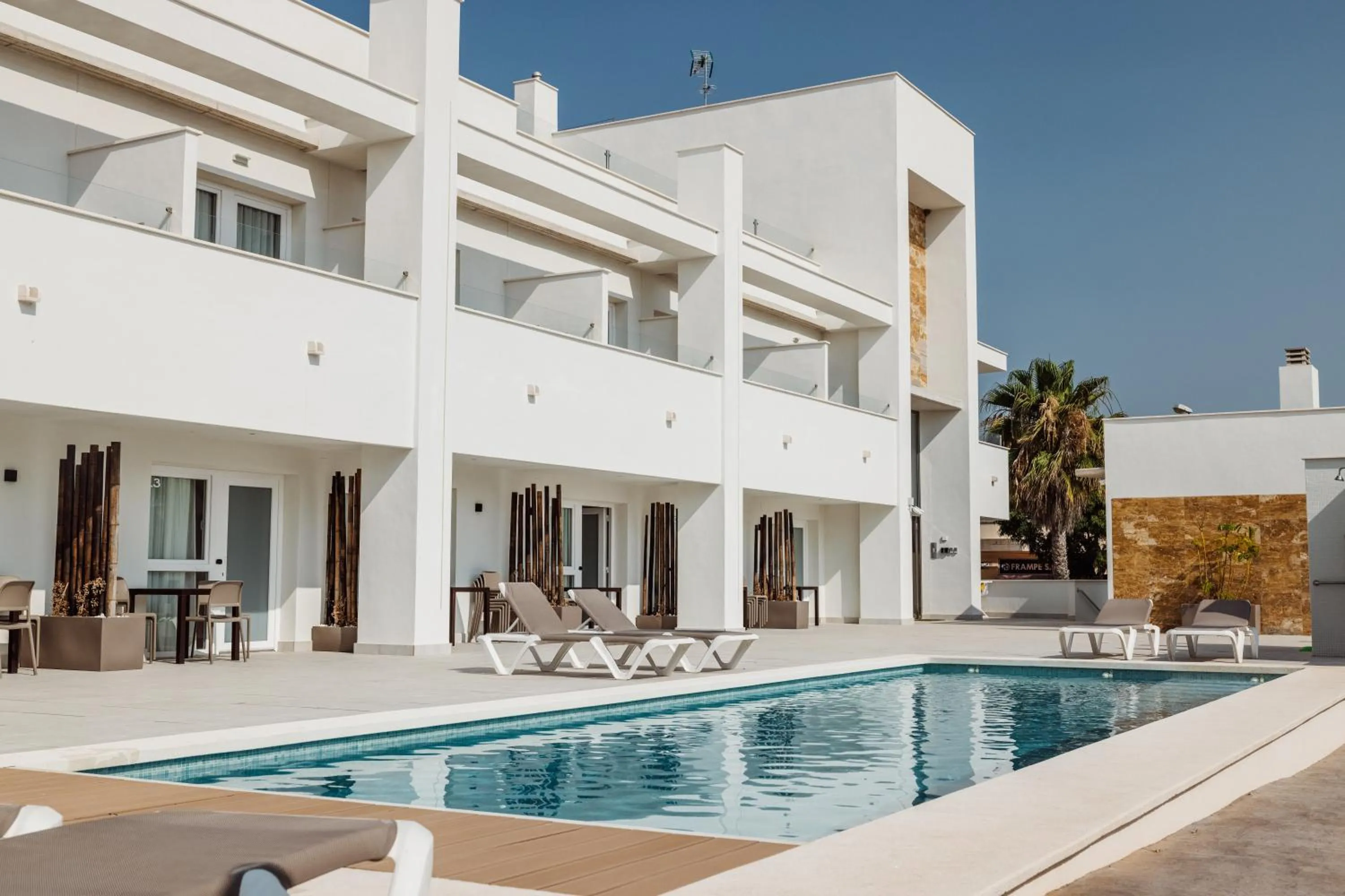 Swimming pool in Apartamentos SubUp